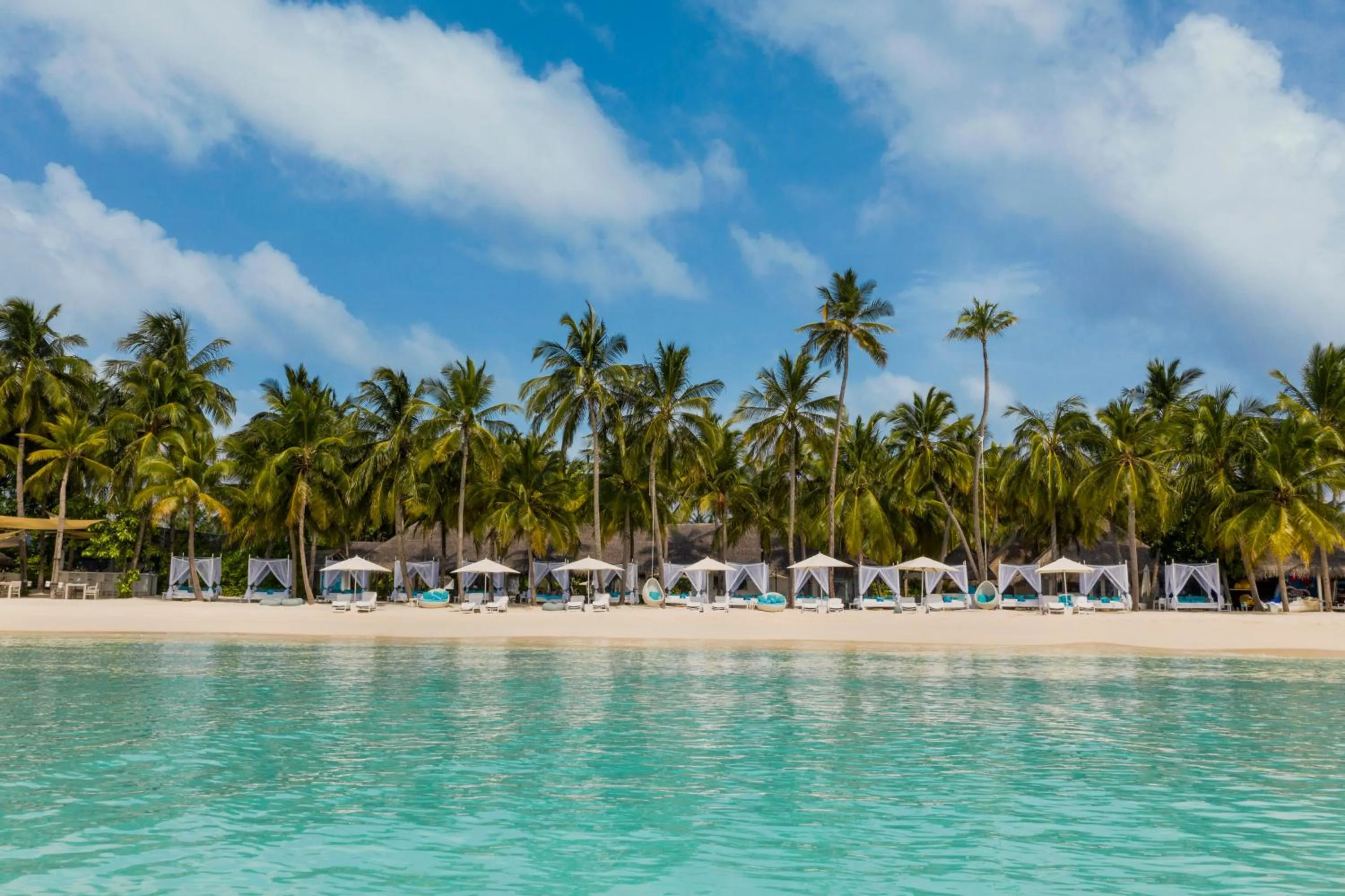Beach in One&Only Reethi Rah