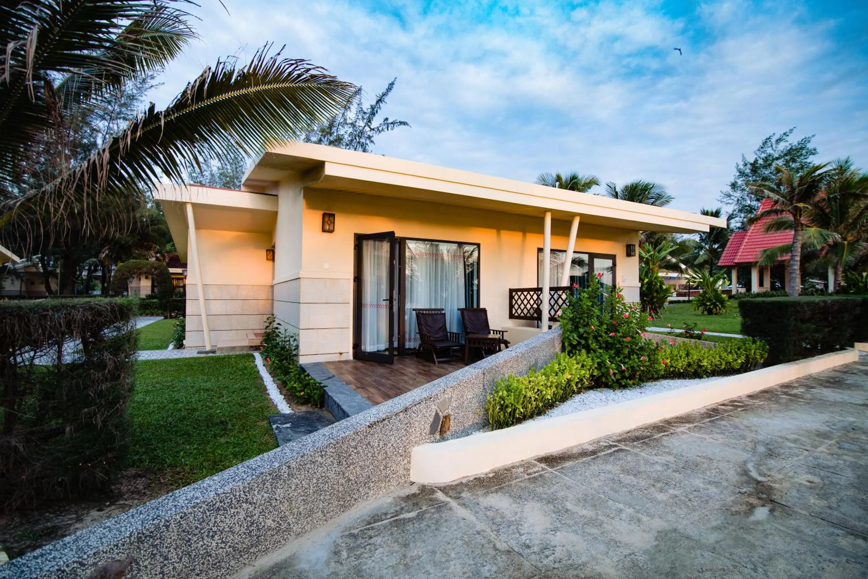 Garden in Sandy Beach Non Nuoc Resort