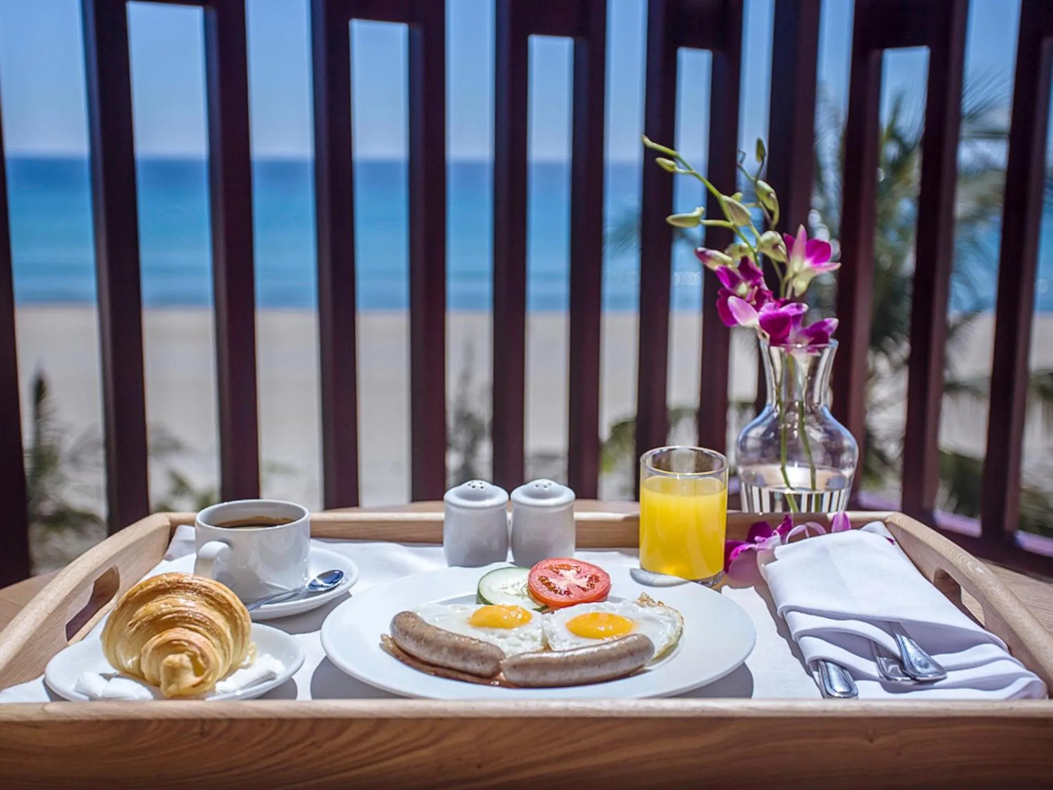 Breakfast in Sandy Beach Non Nuoc Resort