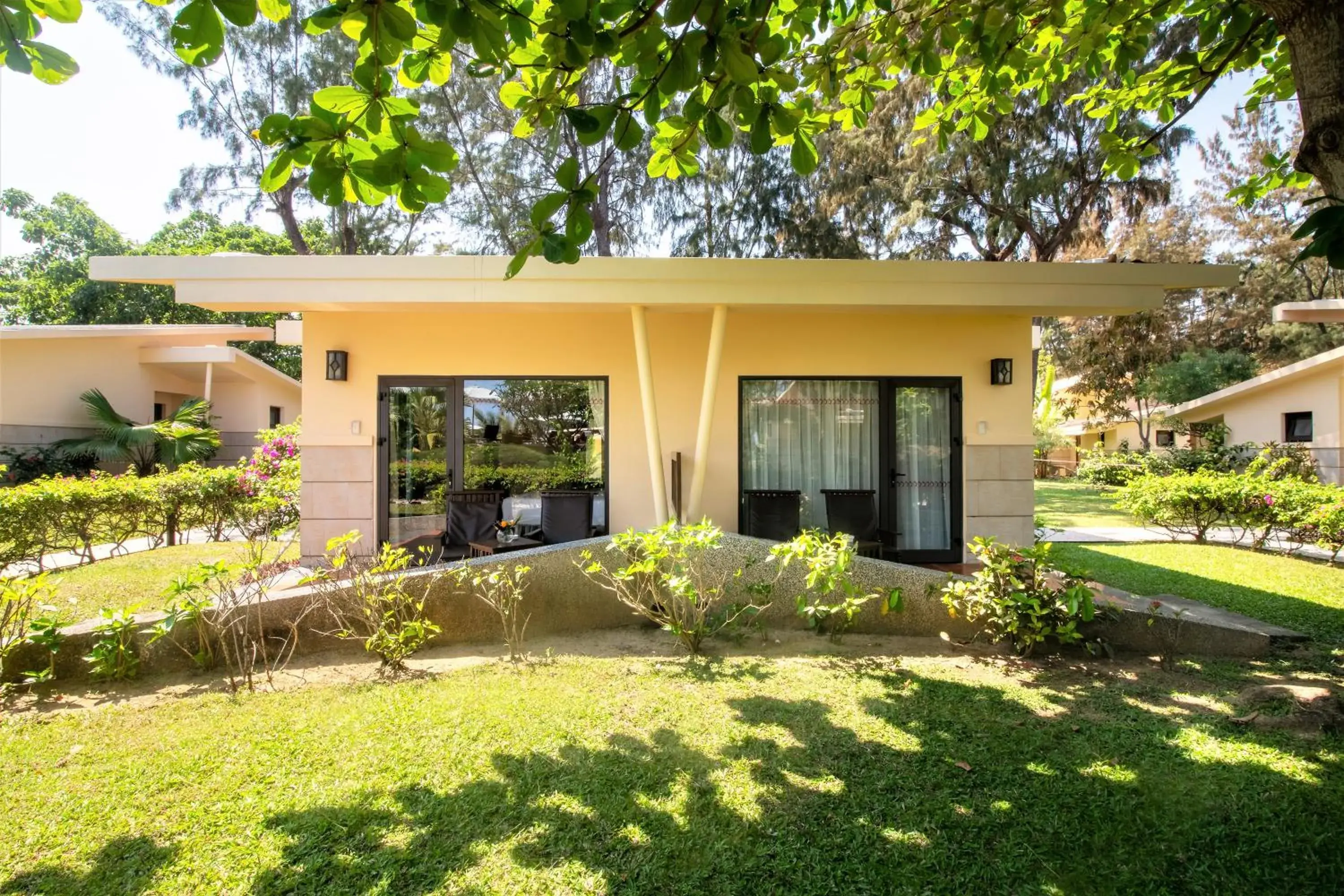 Garden Bungalow Double Room with Terrace in Sandy Beach Non Nuoc Resort Garden Bungalow Double Room with Terrace in Sandy Beach Non Nuoc Resort