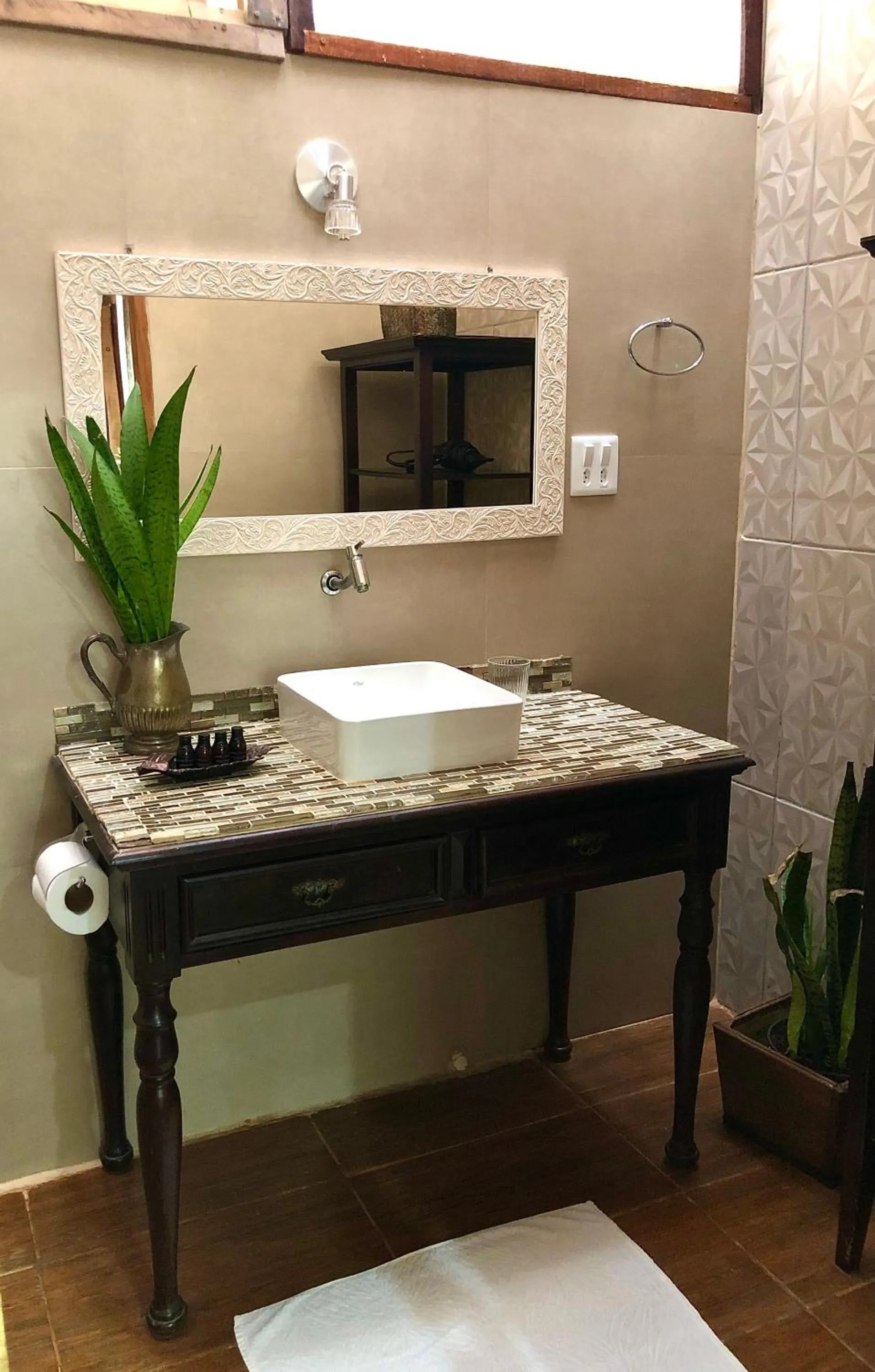 Bathroom in Eliza, Bangalô vista mar em Trancoso