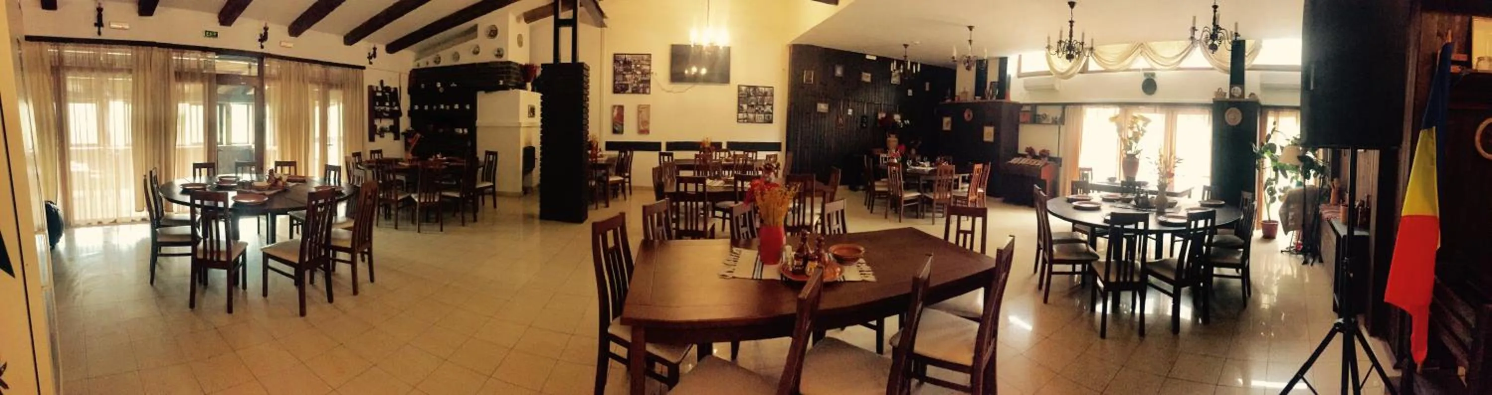 Restaurant/places to eat in Hotel Casa Vlahilor