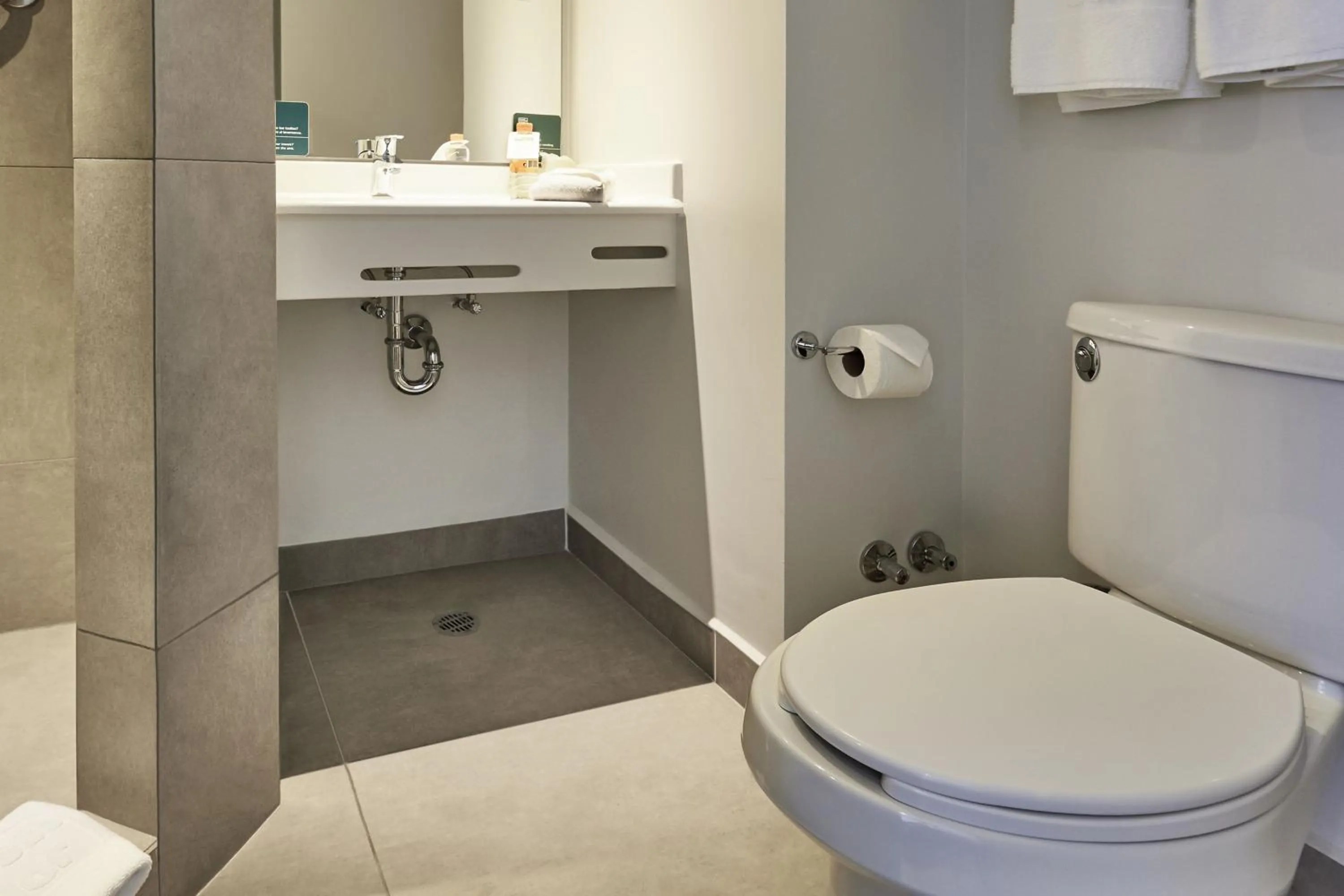 Bathroom in City Express Junior by Marriott Leon Centro de Convenciones