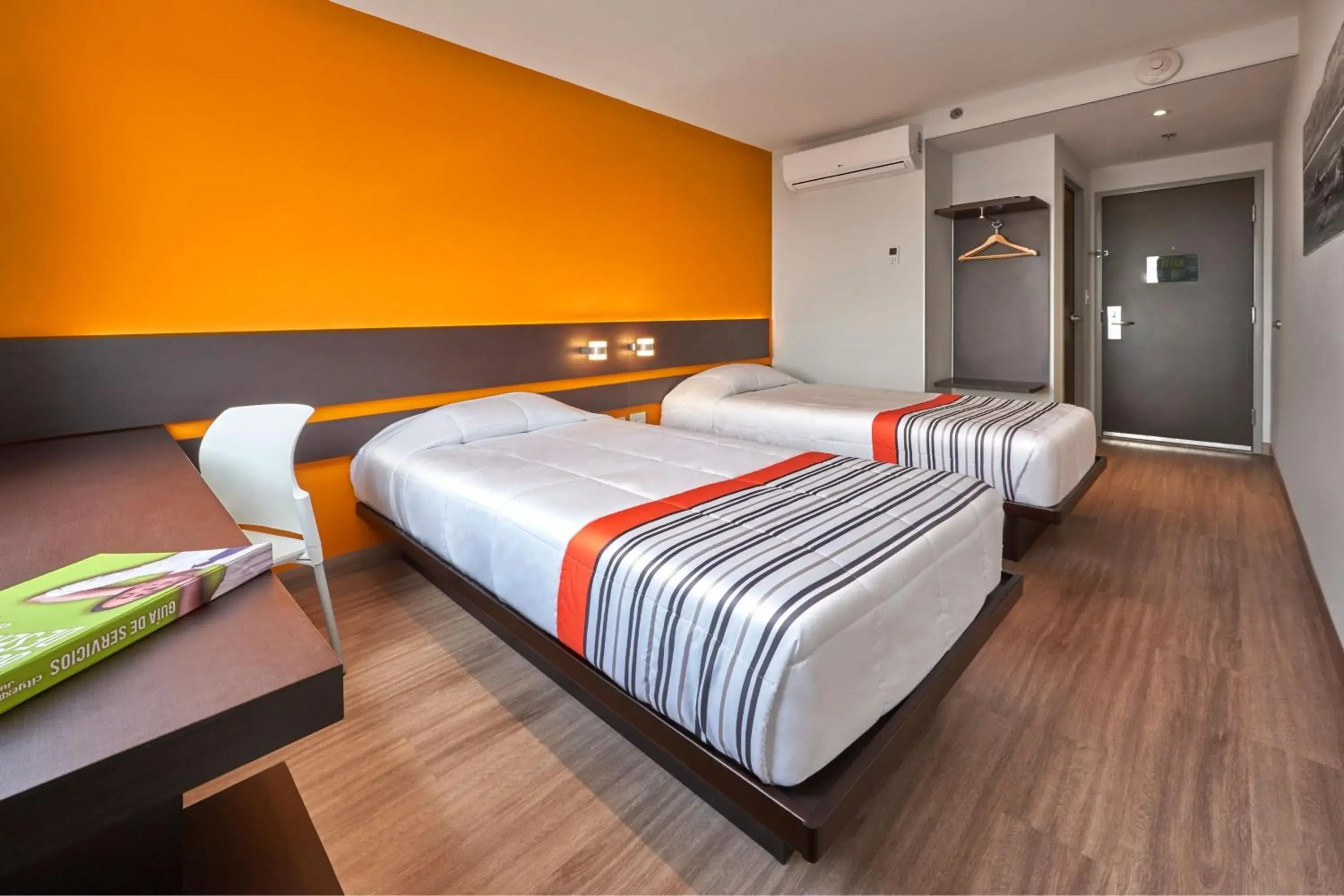 Twin Room in City Express Junior by Marriott Leon Centro de Convenciones Twin Room in City Express Junior by Marriott Leon Centro de Convenciones