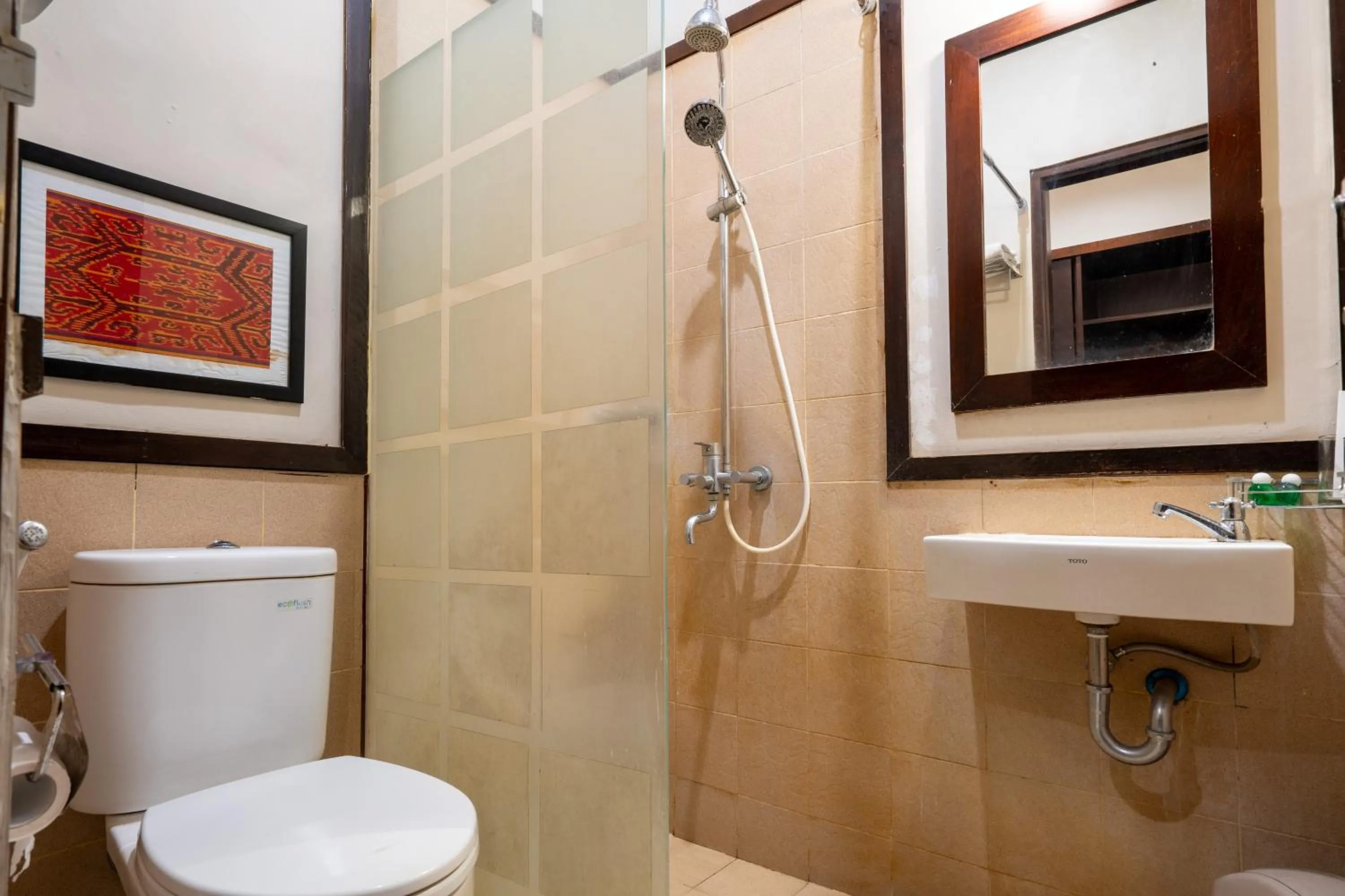 Toilet in Samawa Transit Hotel