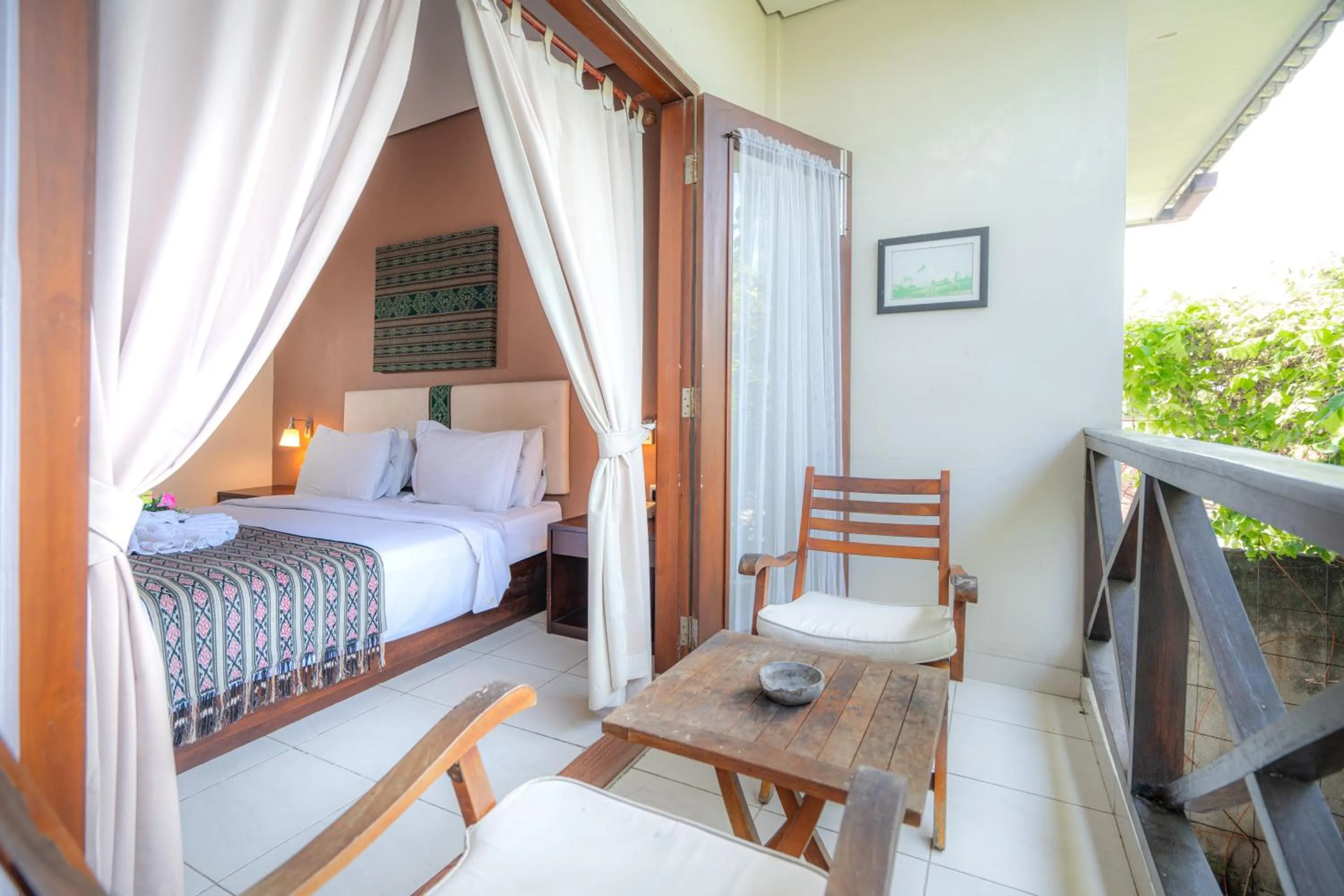 Balcony/Terrace, Bed in Samawa Transit Hotel