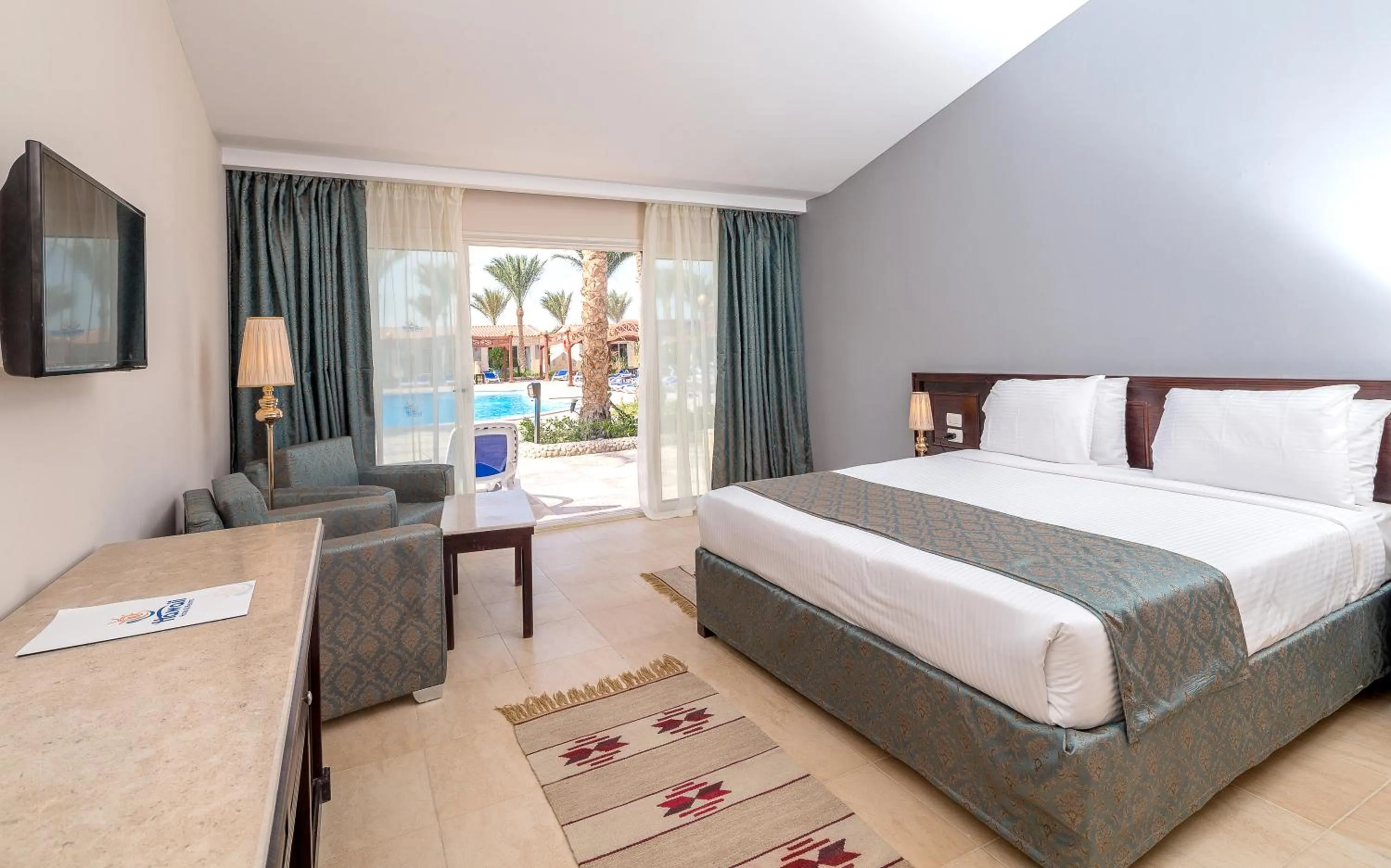 Hawaii Le Jardin Aqua Resort - Families and Couples Only