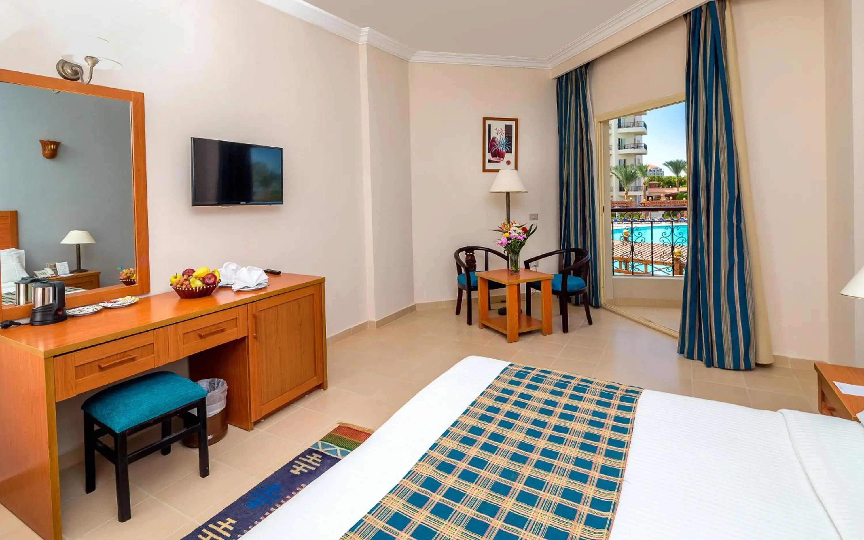 Bedroom in Hawaii Le Jardin Aqua Resort - Families and Couples Only Bedroom in Hawaii Le Jardin Aqua Resort - Families and Couples Only