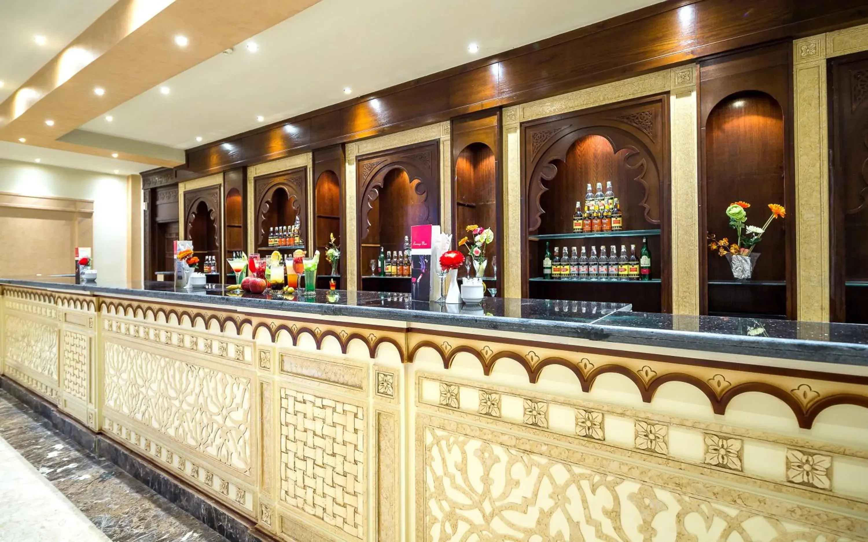 Lounge or bar in Hawaii Le Jardin Aqua Resort - Families and Couples Only Lounge or bar in Hawaii Le Jardin Aqua Resort - Families and Couples Only