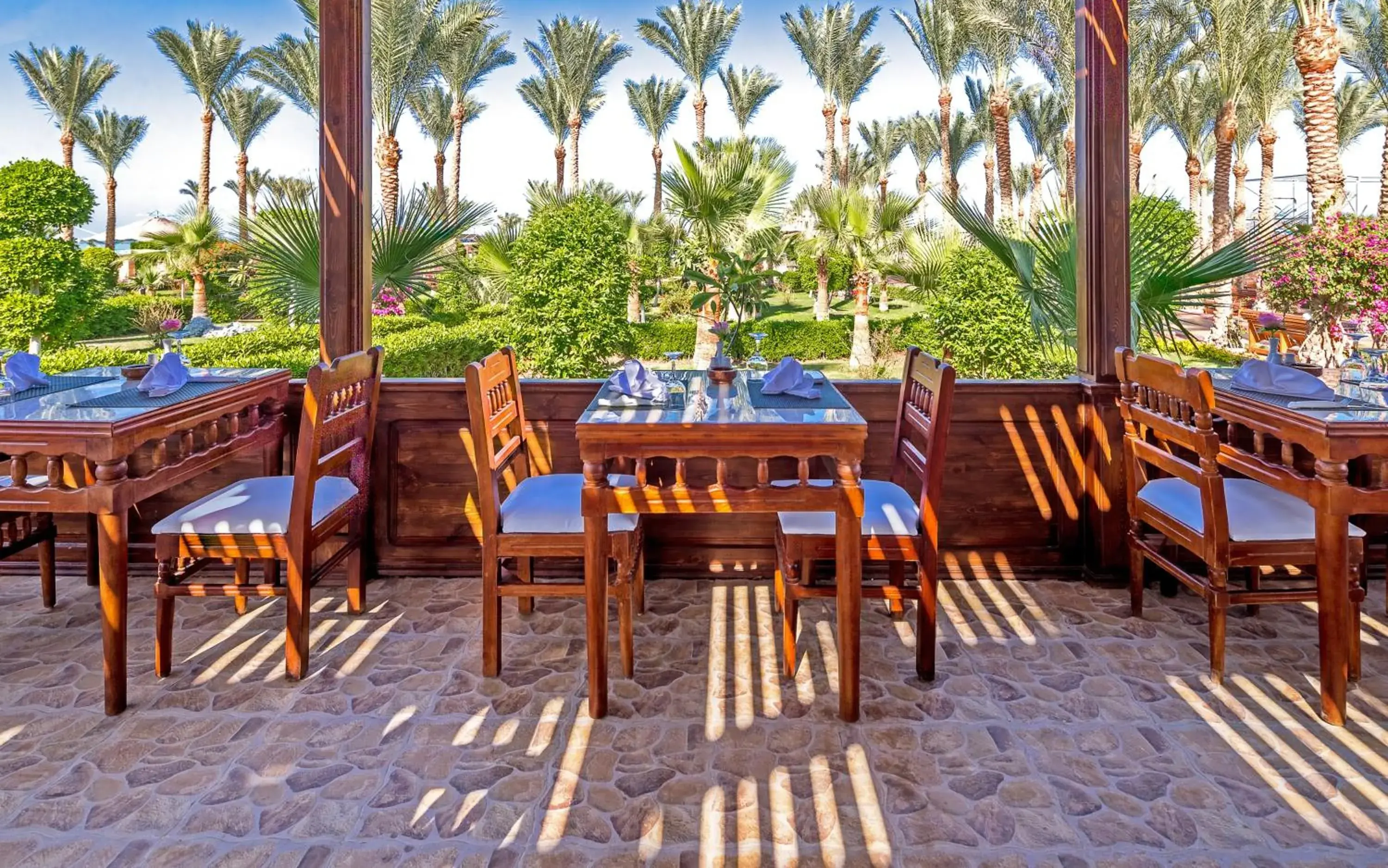 Restaurant/places to eat in Hawaii Le Jardin Aqua Resort - Families and Couples Only Restaurant/places to eat in Hawaii Le Jardin Aqua Resort - Families and Couples Only