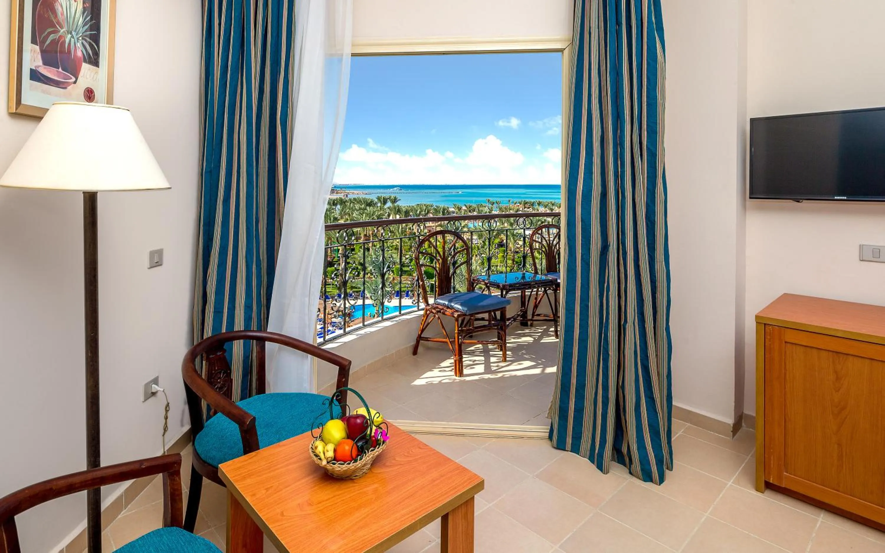 Living room in Hawaii Le Jardin Aqua Resort - Families and Couples Only