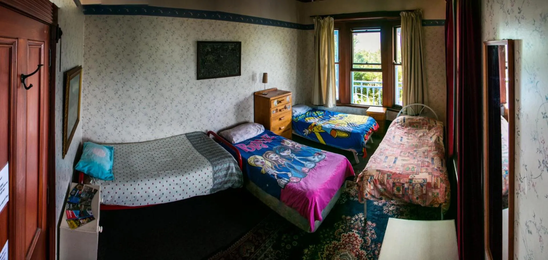 Bedroom, Bed in The Palace Backpackers