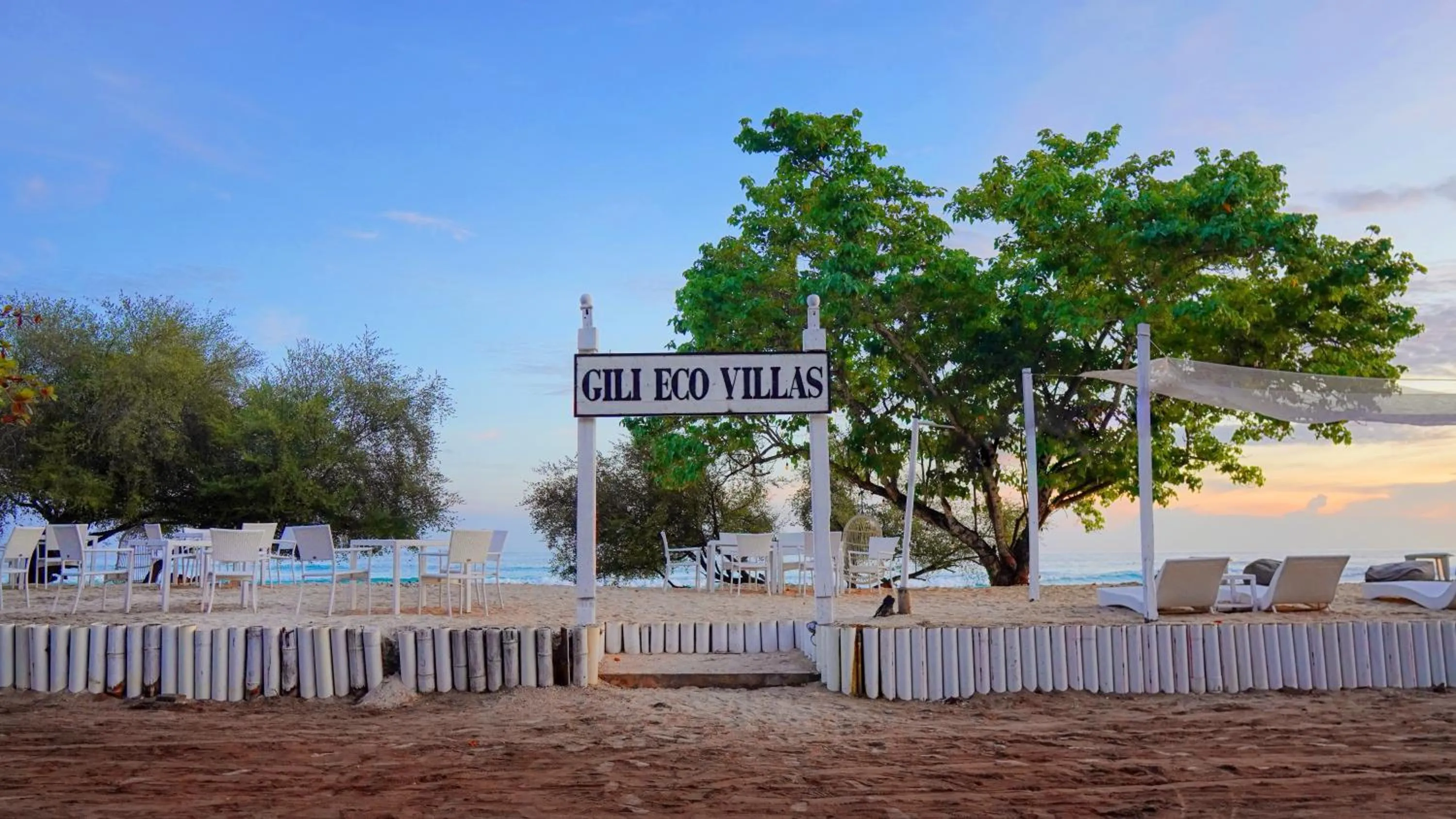 Beach in Gili Eco Villas