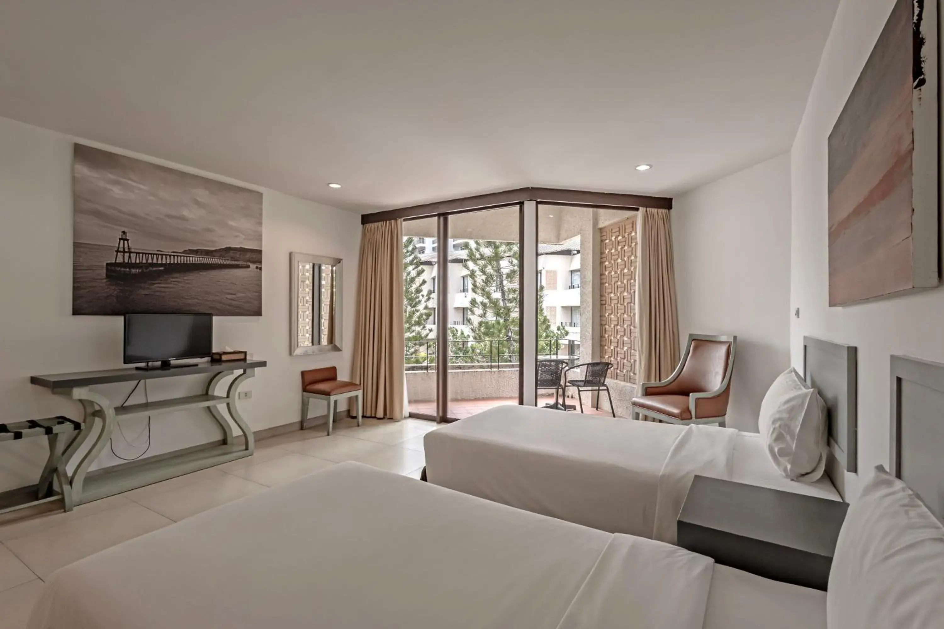 Premier Twin in Hotel Tropicana Pattaya Premier Twin in Hotel Tropicana Pattaya