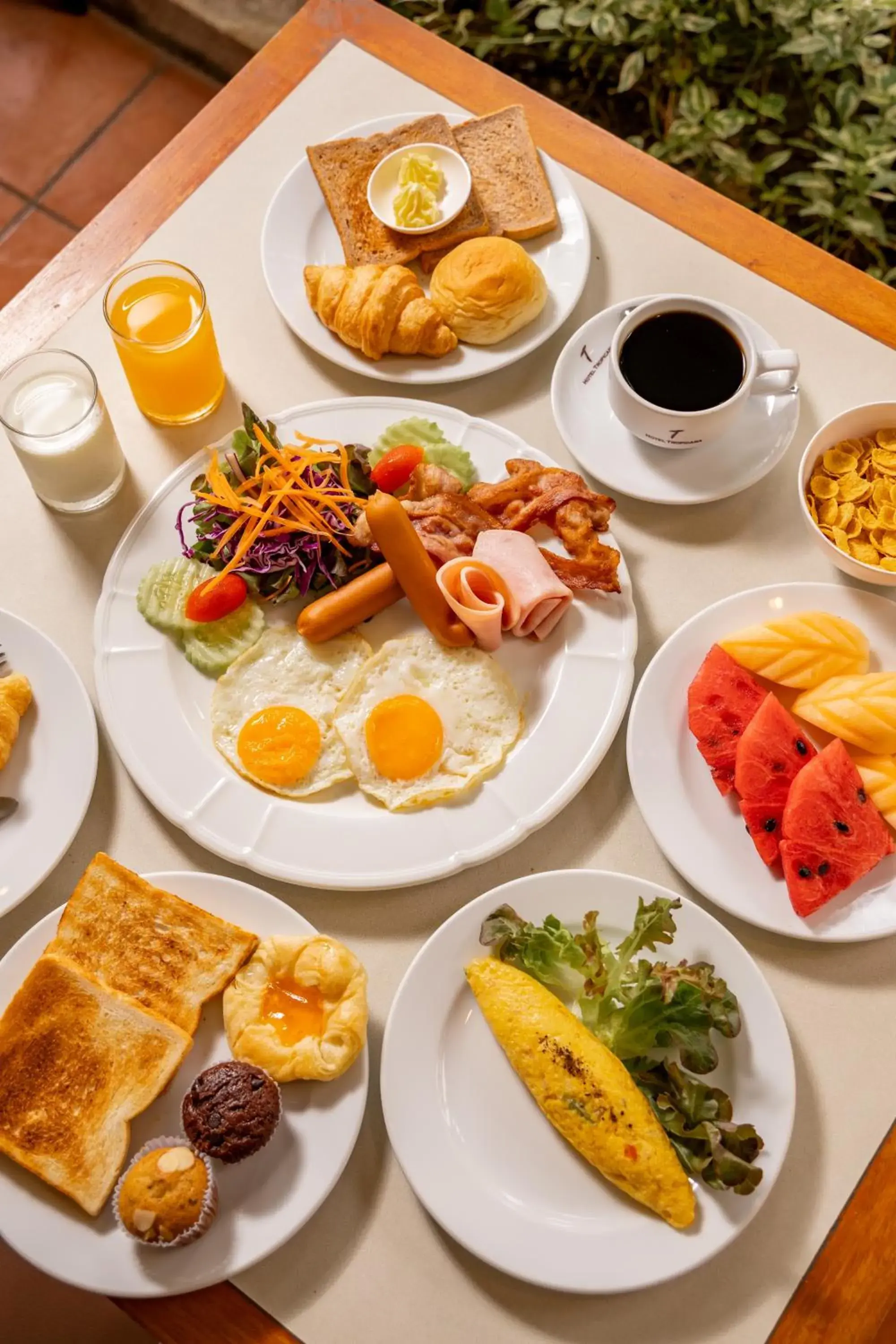 Breakfast in Hotel Tropicana Pattaya Breakfast in Hotel Tropicana Pattaya