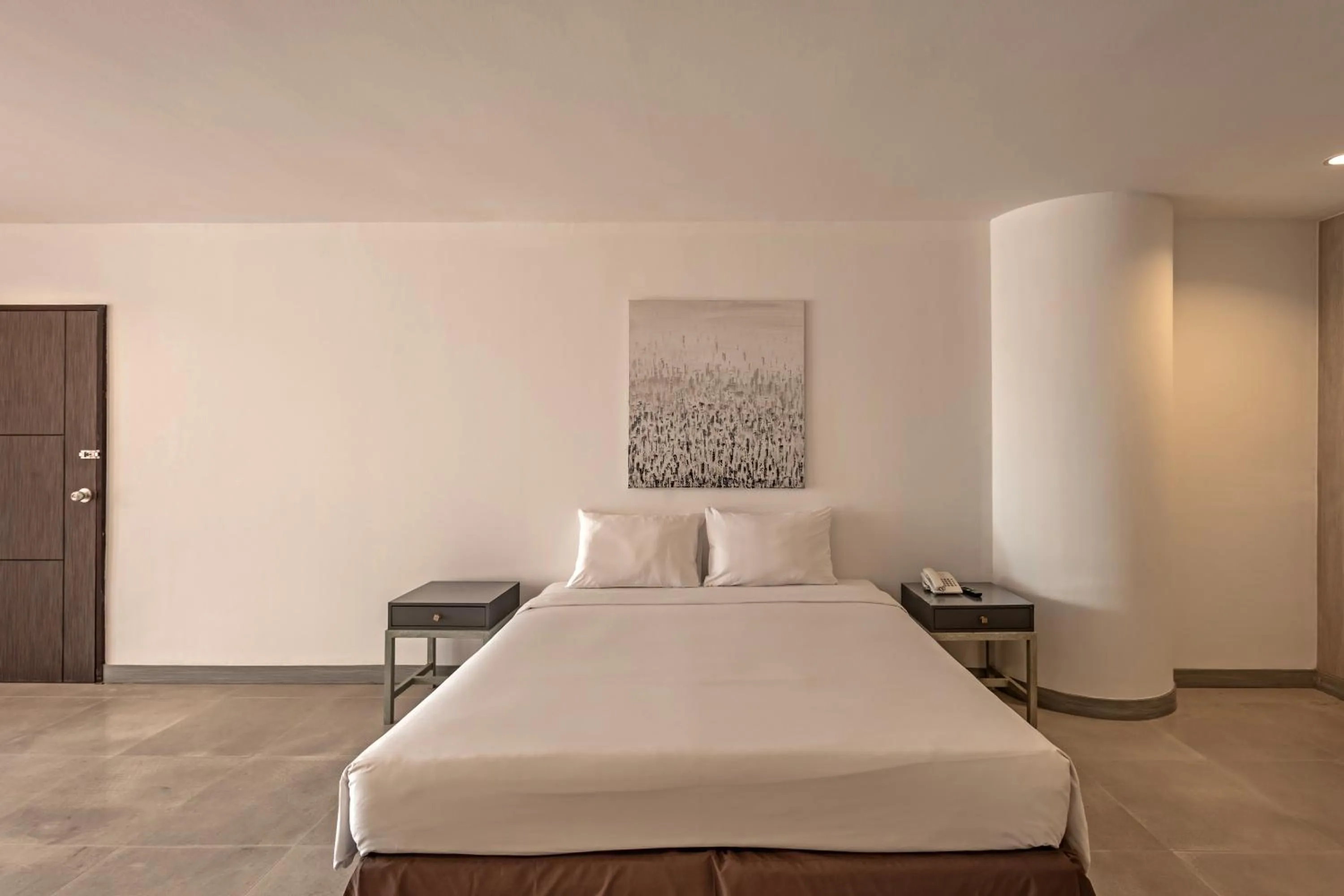 Bed in Hotel Tropicana Pattaya