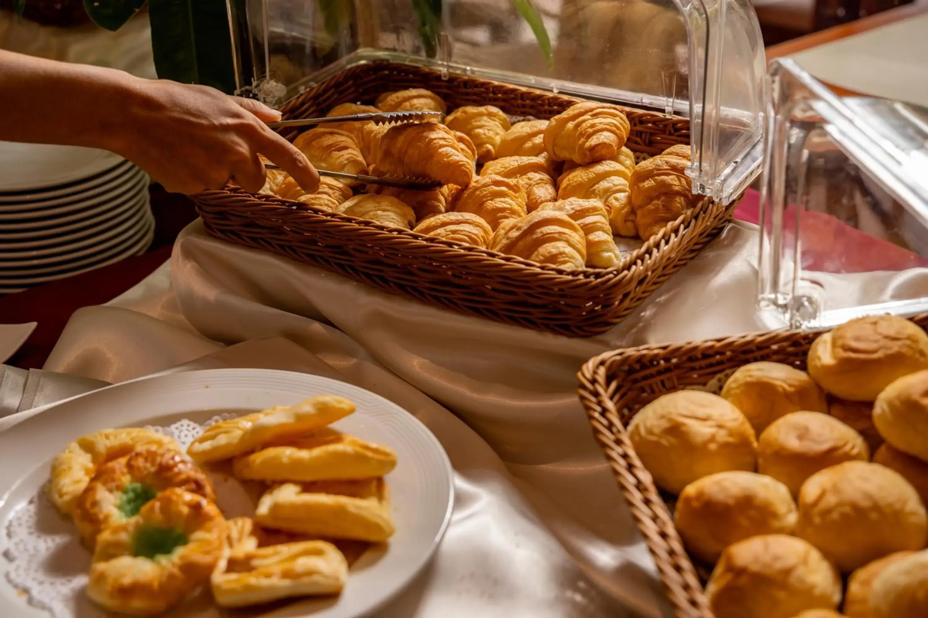 Restaurant/places to eat in Hotel Tropicana Pattaya Restaurant/places to eat in Hotel Tropicana Pattaya