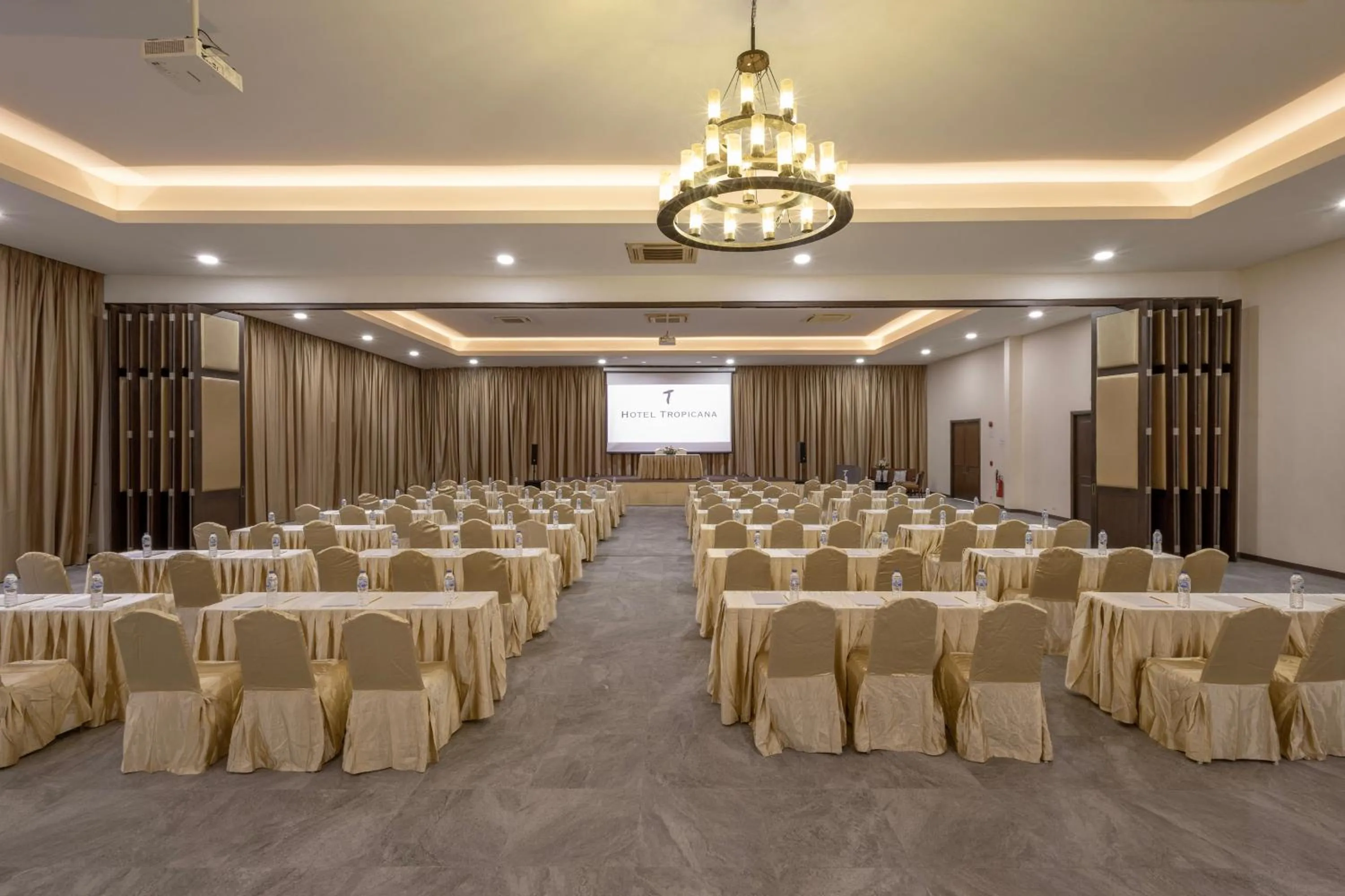 Meeting/conference room in Hotel Tropicana Pattaya