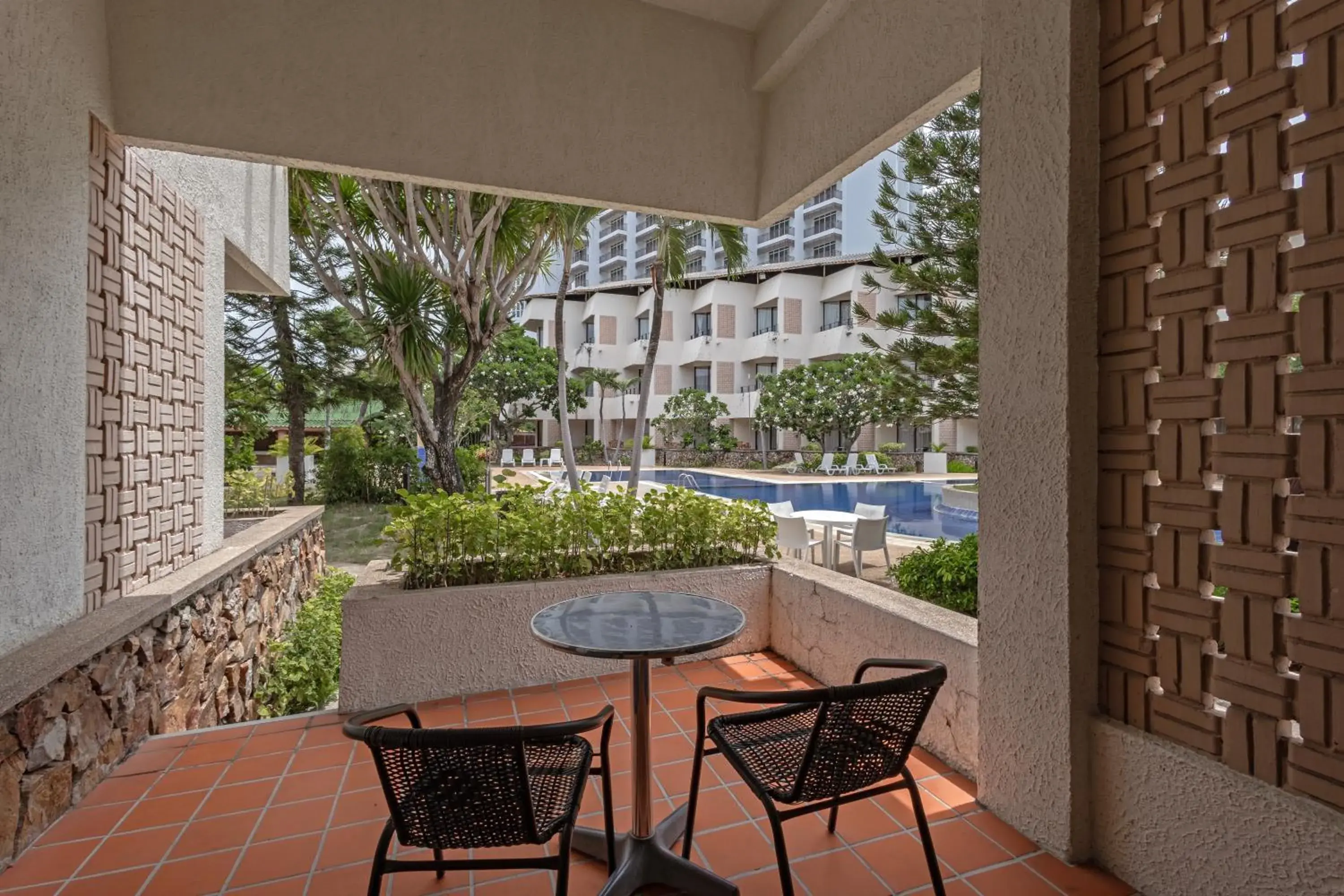 Property building in Hotel Tropicana Pattaya Property building in Hotel Tropicana Pattaya