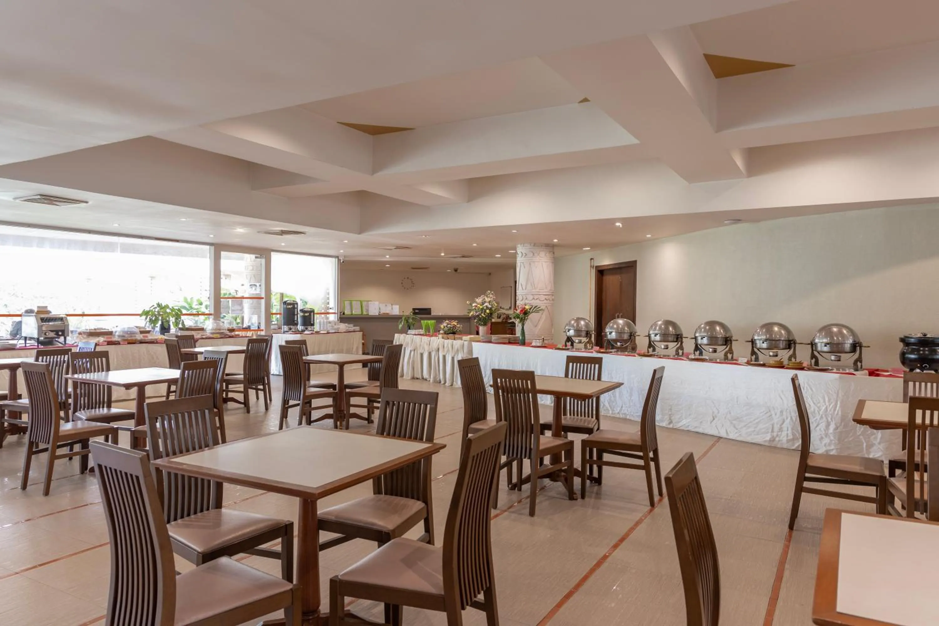 Restaurant/places to eat in Hotel Tropicana Pattaya