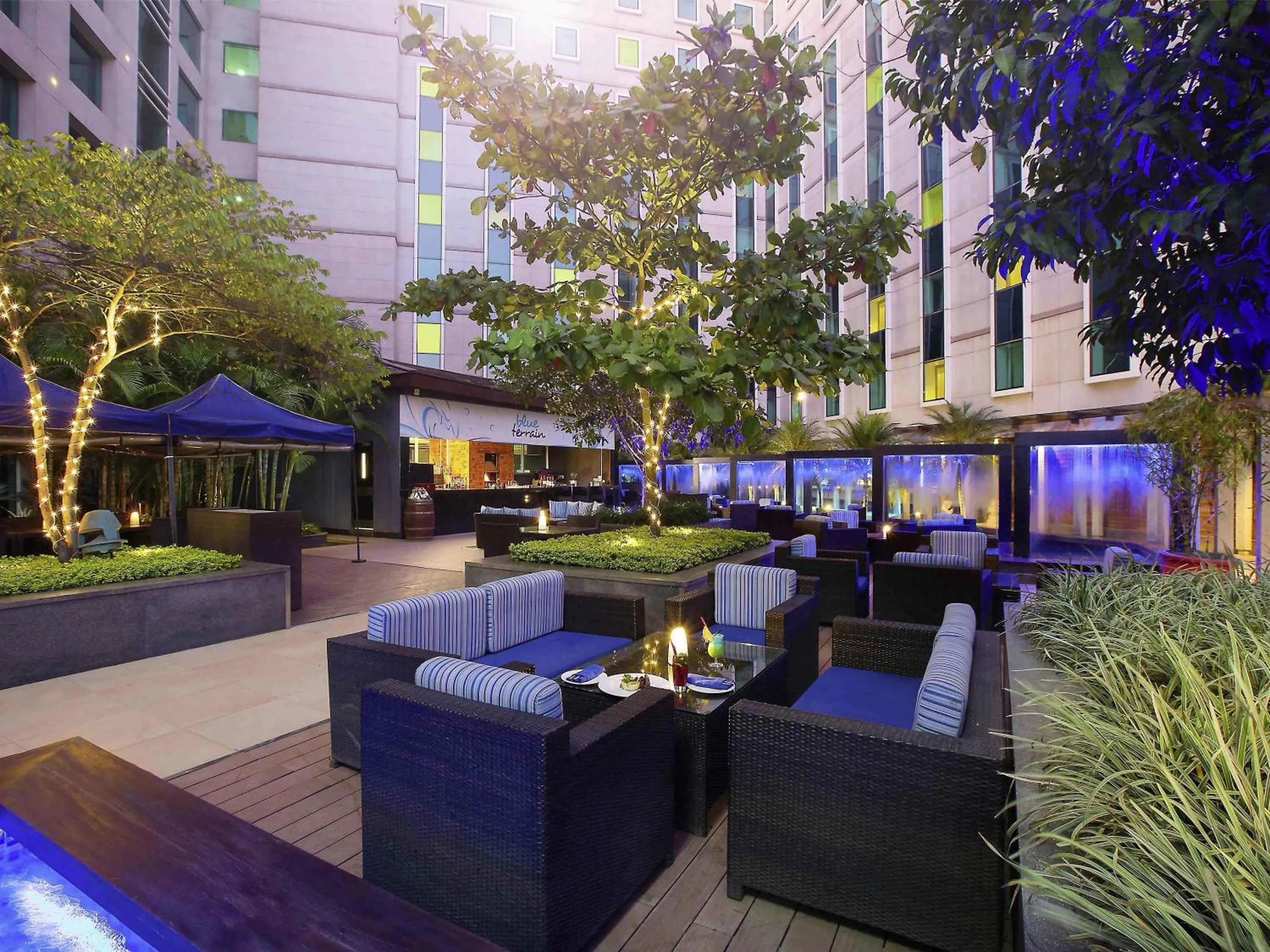 Lounge or bar in Novotel Bengaluru Outer Ring Road