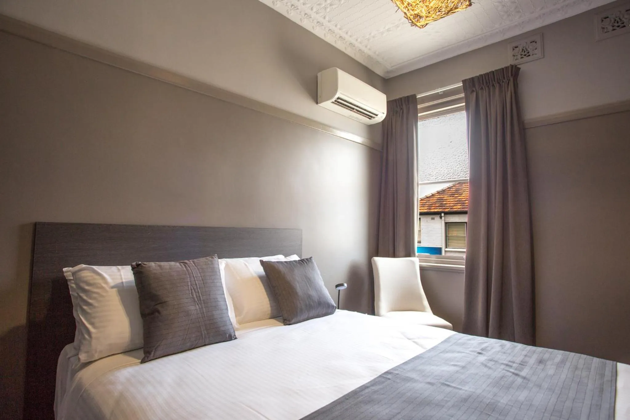 Bed in Nags Head Hotel