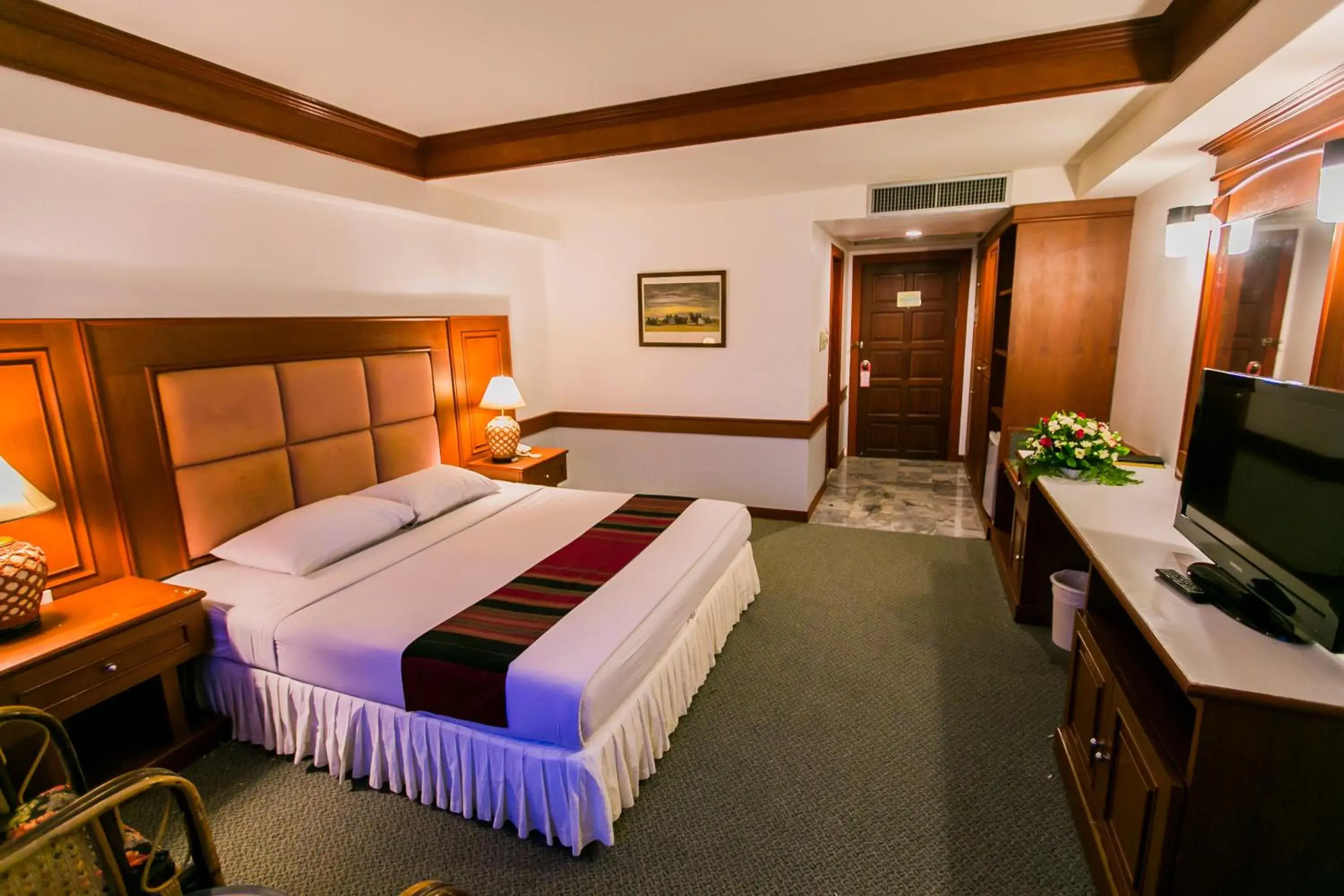 Bed in Raya Grand Hotel Bed in Raya Grand Hotel