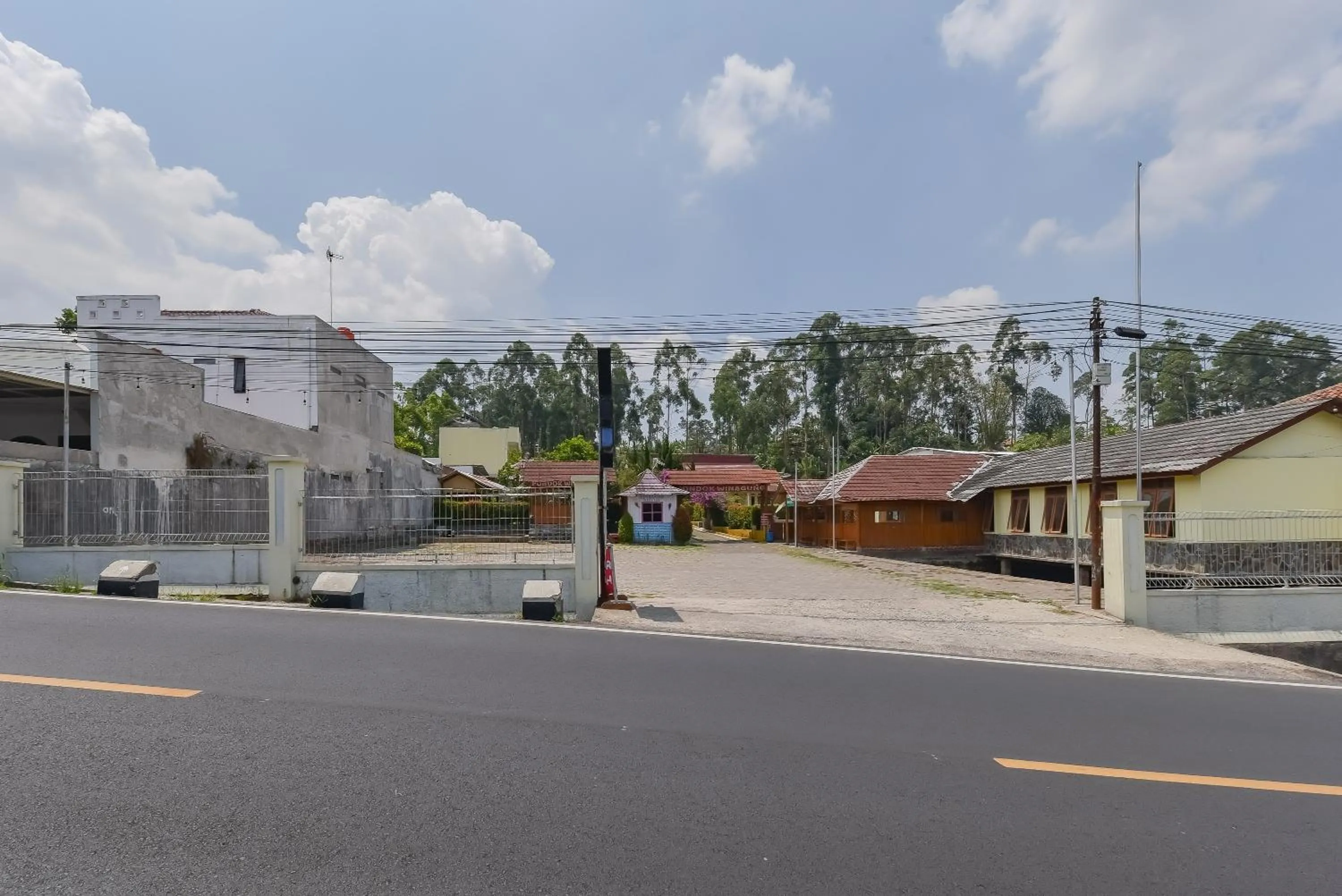 Property building in RedDoorz At Pondok Winagung Ciwidey