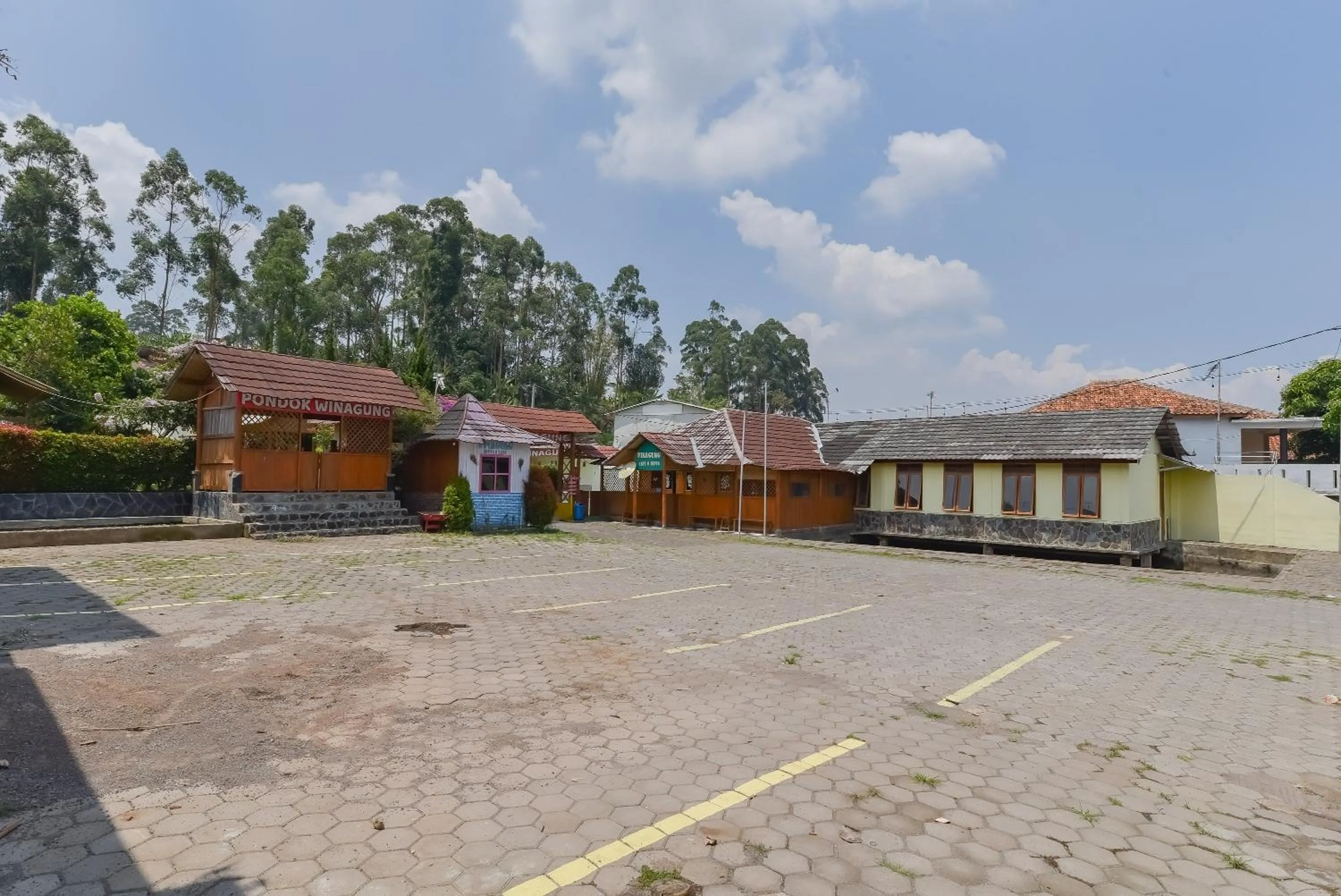 Property building in RedDoorz At Pondok Winagung Ciwidey