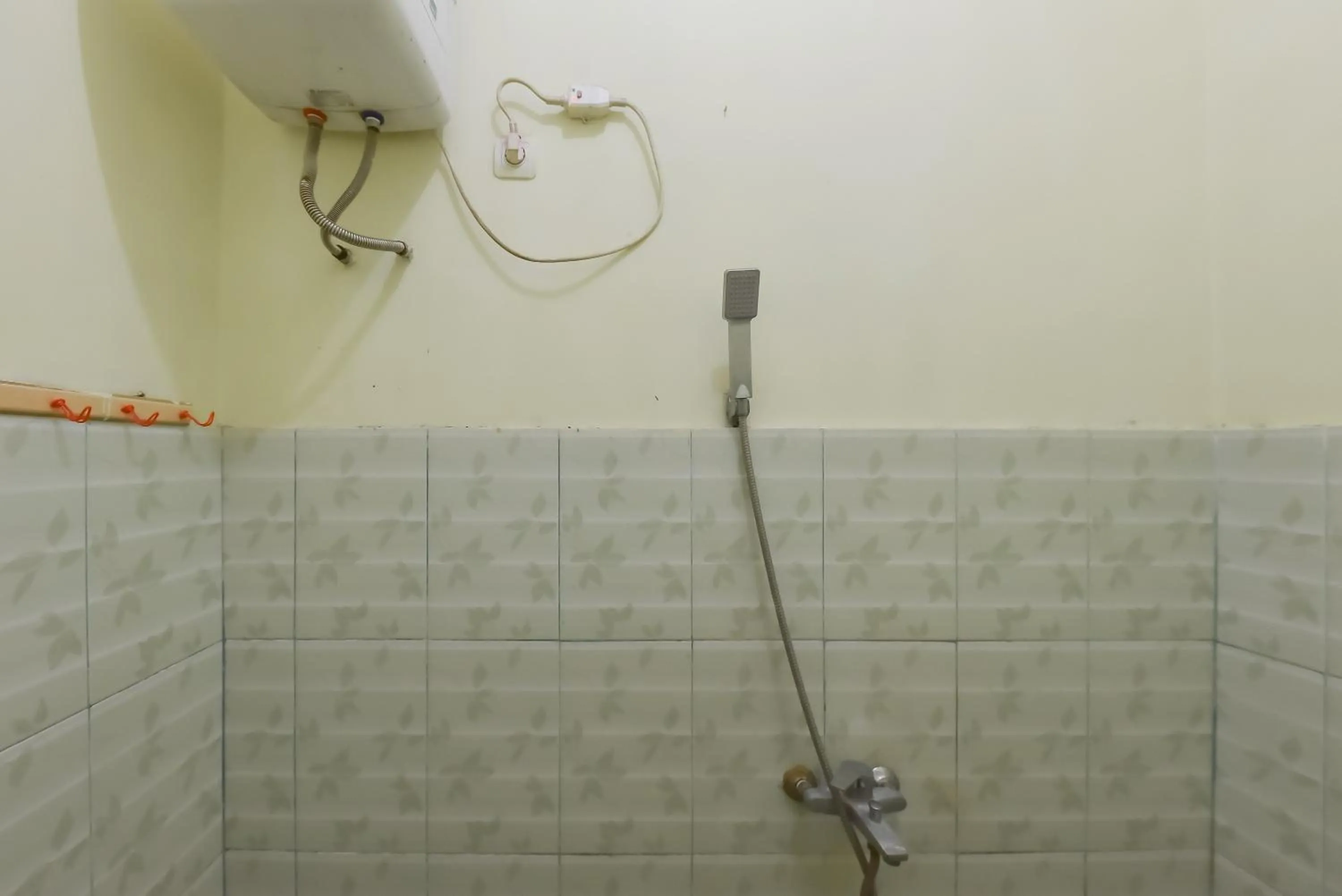 Bathroom in RedDoorz At Pondok Winagung Ciwidey