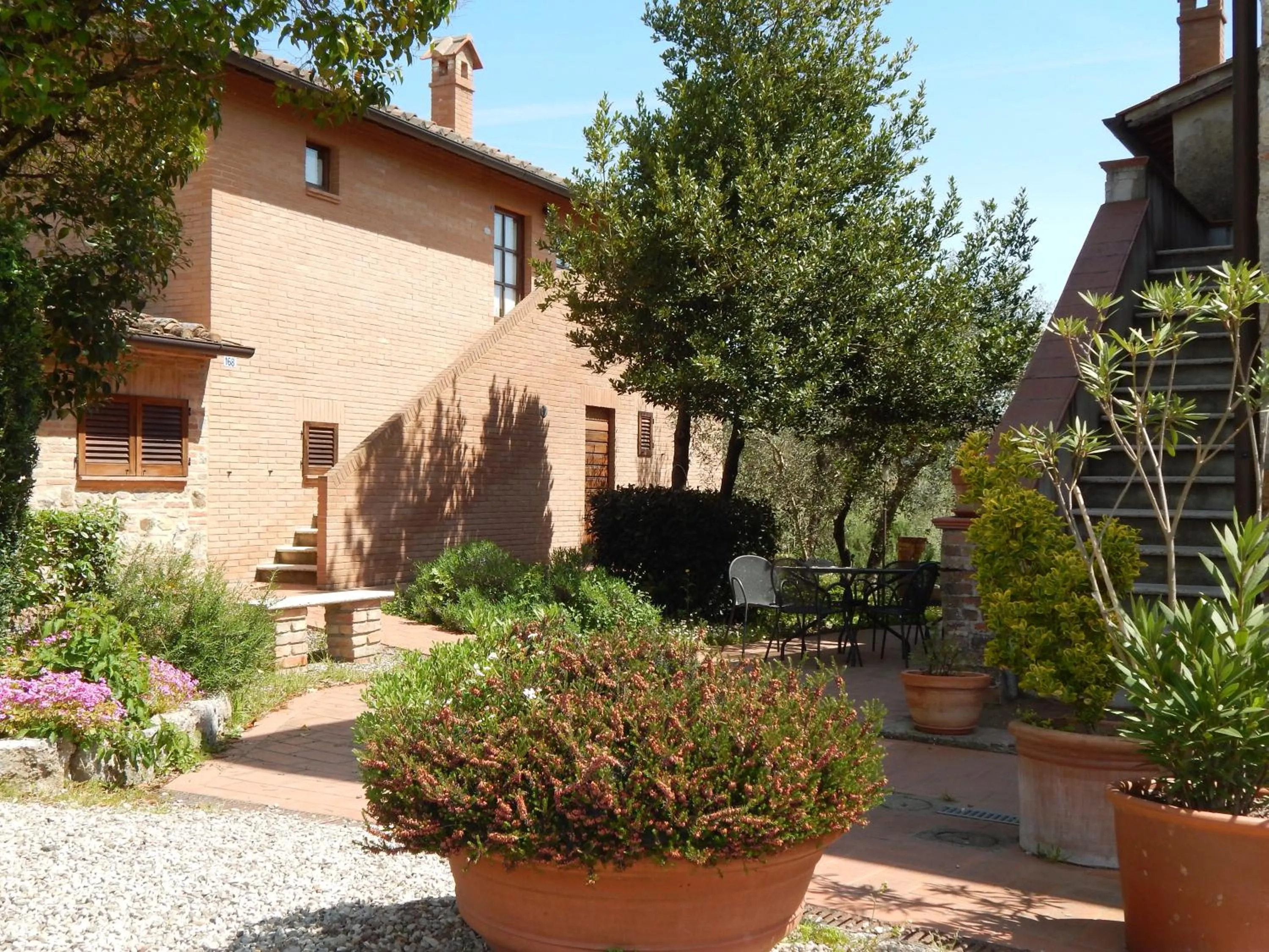 Fullino Nero Rta - Residenza Turistico Alberghiera