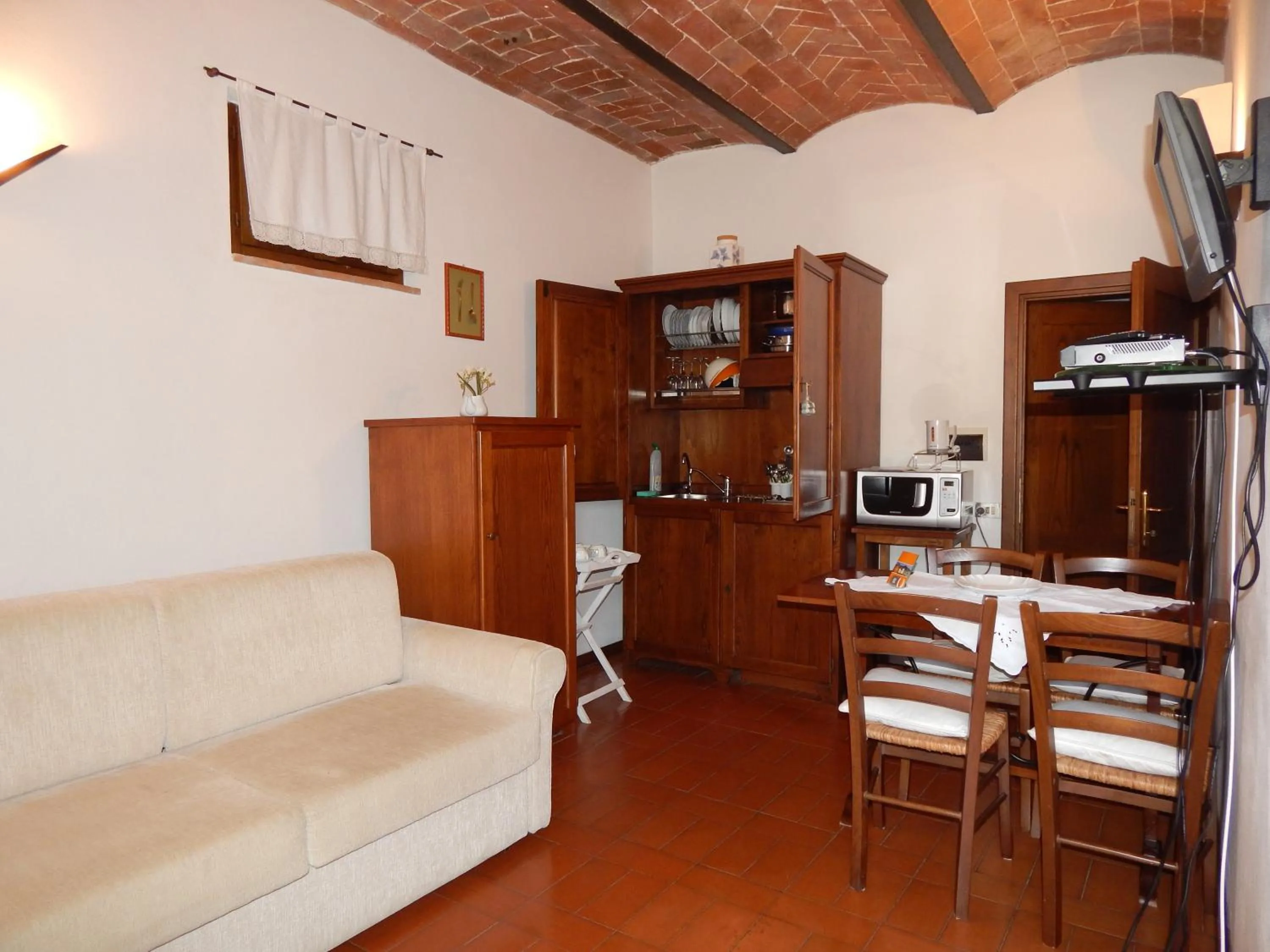 Dining area in Fullino Nero Rta - Residenza Turistico Alberghiera