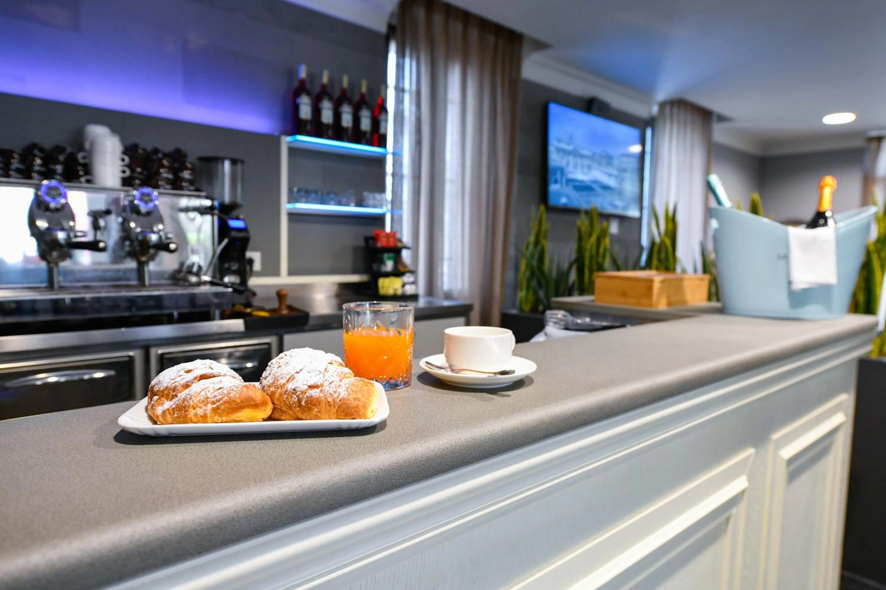 Food and drinks in Albergo Locanda Primavera