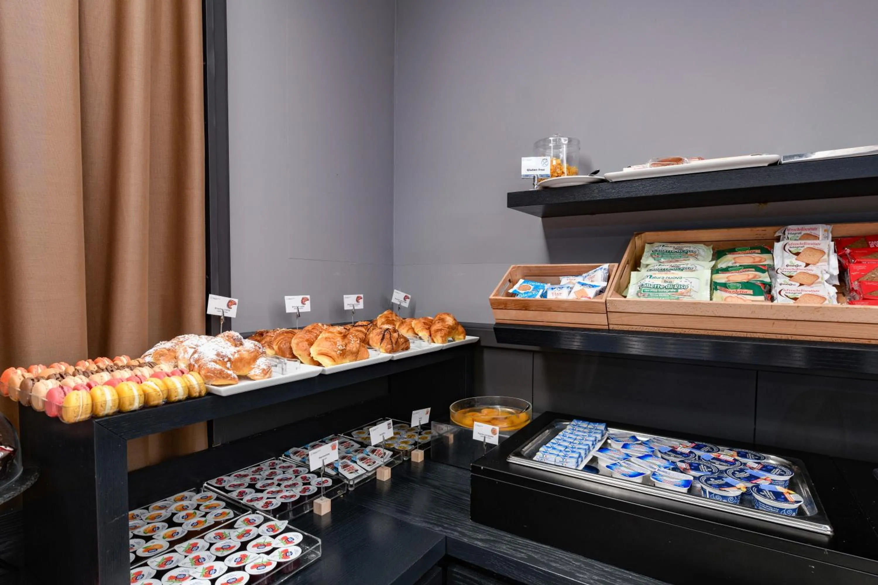 Food and drinks in Albergo Locanda Primavera