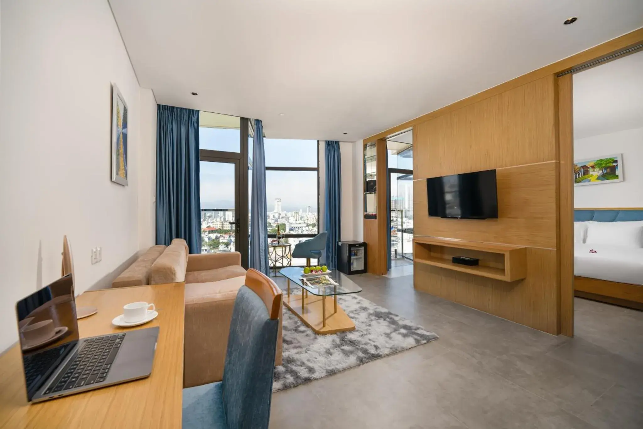 Executive Suite in San Marino Boutique Danang - 10 mins to Dragon Bridge & 15 mins to My Khe Beach Executive Suite in San Marino Boutique Danang - 10 mins to Dragon Bridge & 15 mins to My Khe Beach