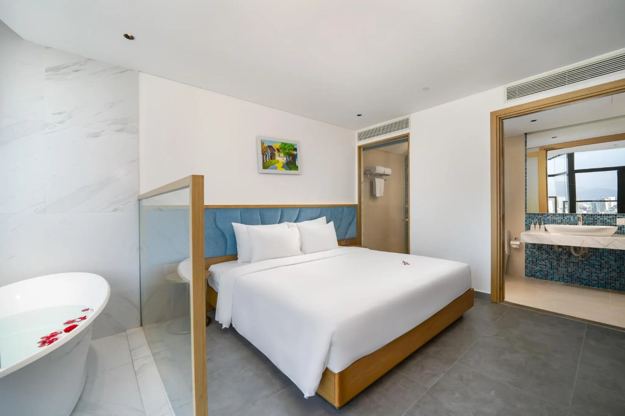 Bedroom, Bed in San Marino Boutique Danang - 10 mins to Dragon Bridge & 15 mins to My Khe Beach