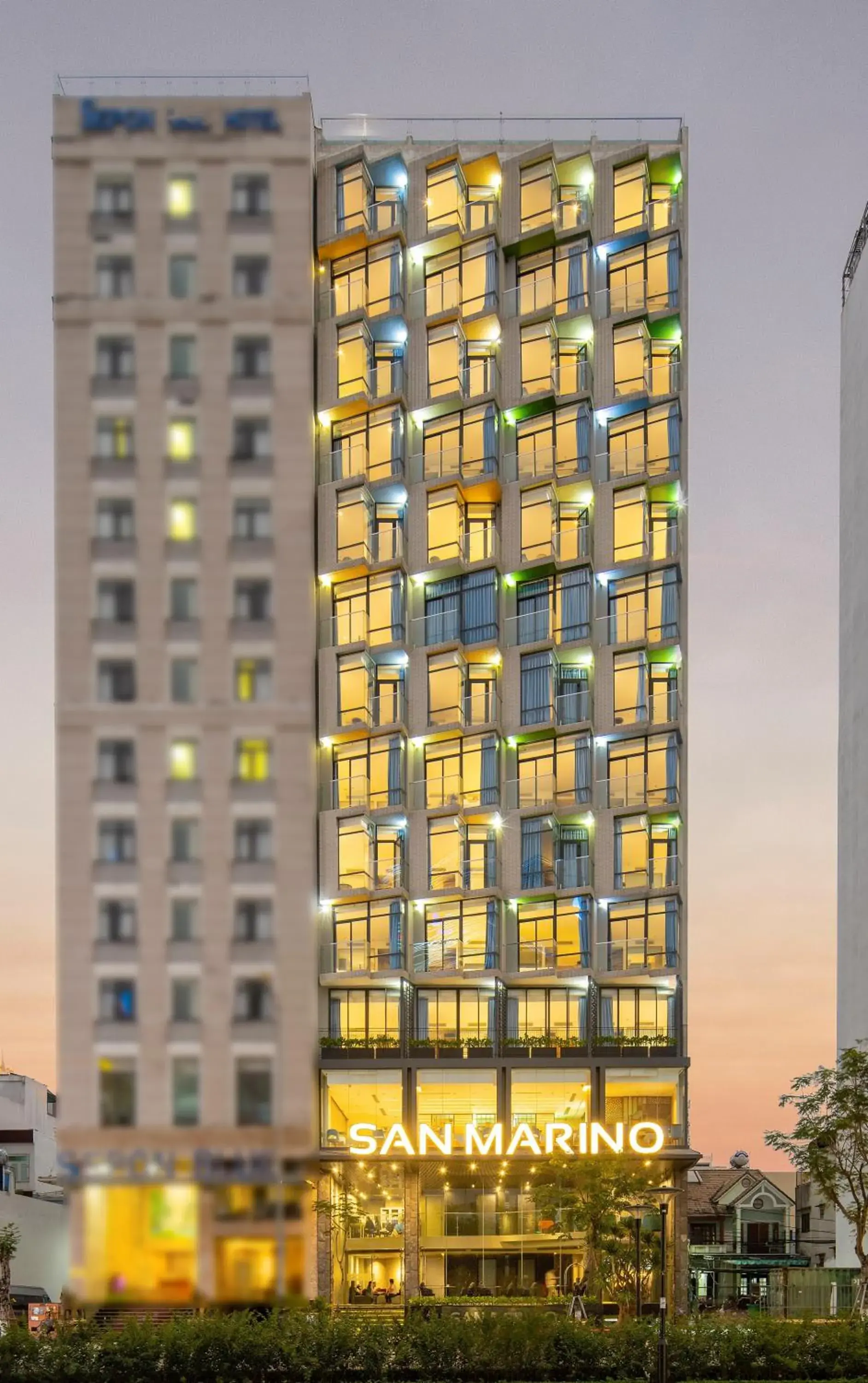 Property building in San Marino Boutique Danang - 10 mins to Dragon Bridge & 15 mins to My Khe Beach Property building in San Marino Boutique Danang - 10 mins to Dragon Bridge & 15 mins to My Khe Beach