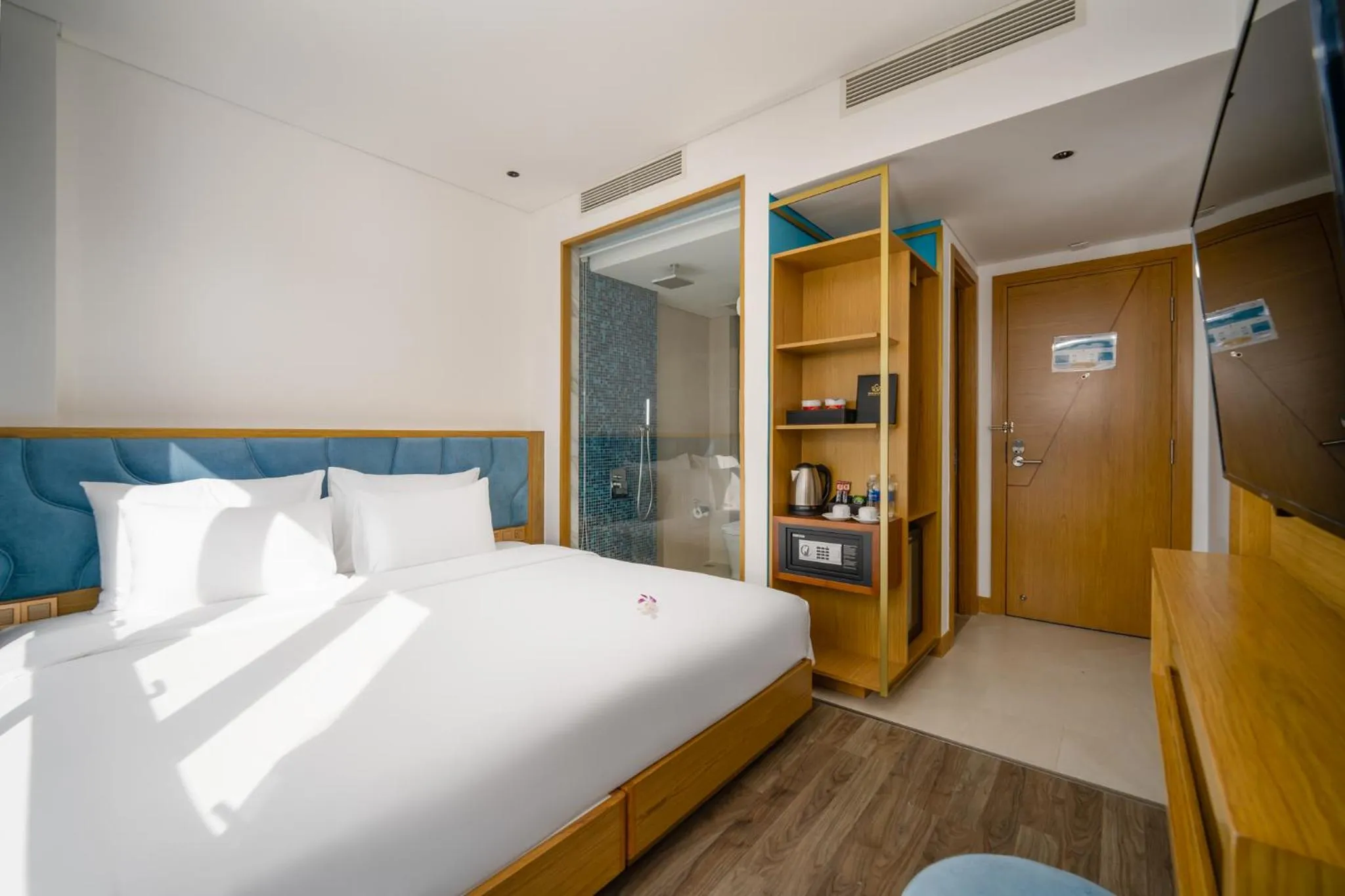 Bedroom, Bed in San Marino Boutique Danang - 10 mins to Dragon Bridge & 15 mins to My Khe Beach