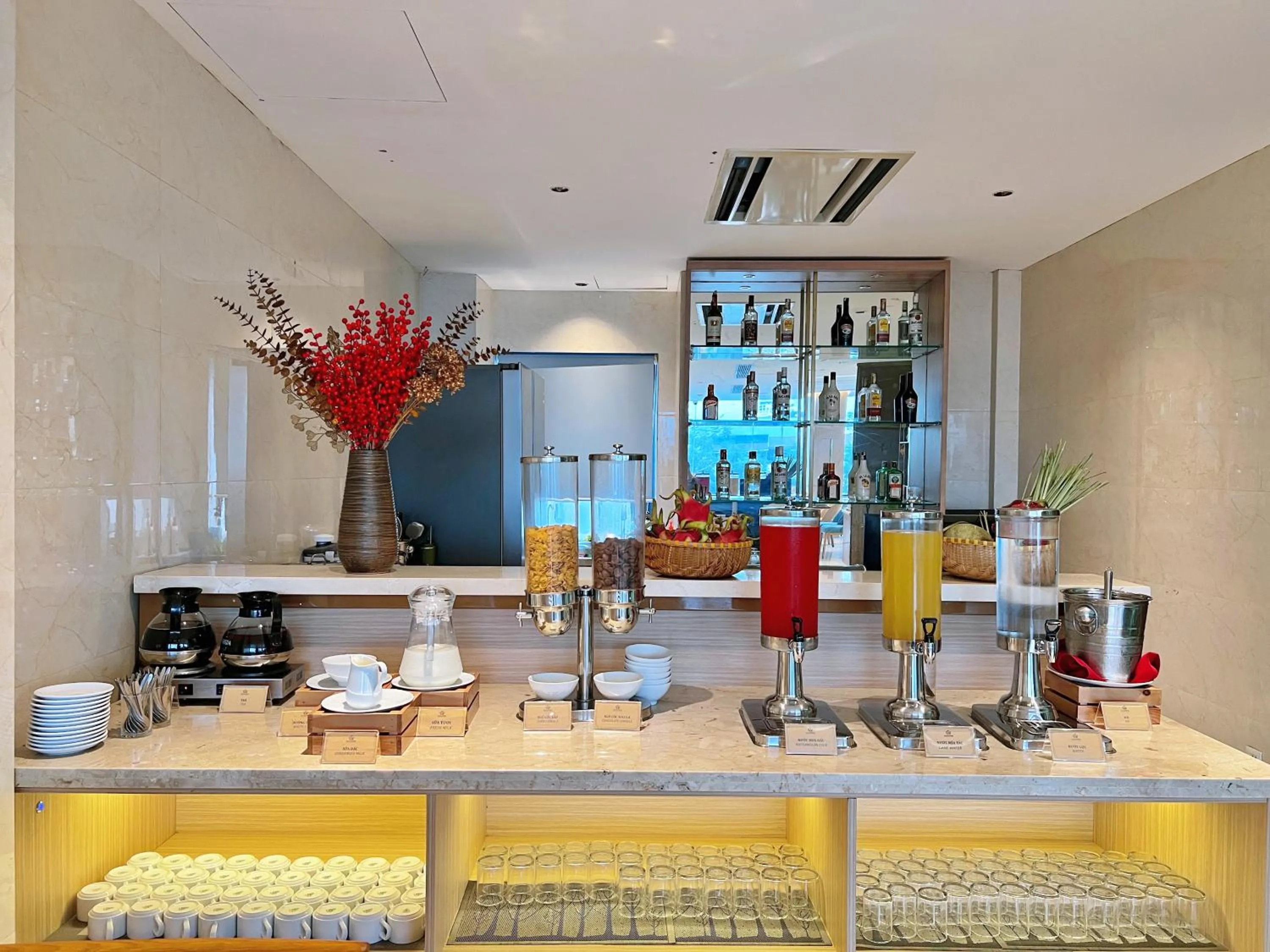 Breakfast in San Marino Boutique Danang - 10 mins to Dragon Bridge & 15 mins to My Khe Beach