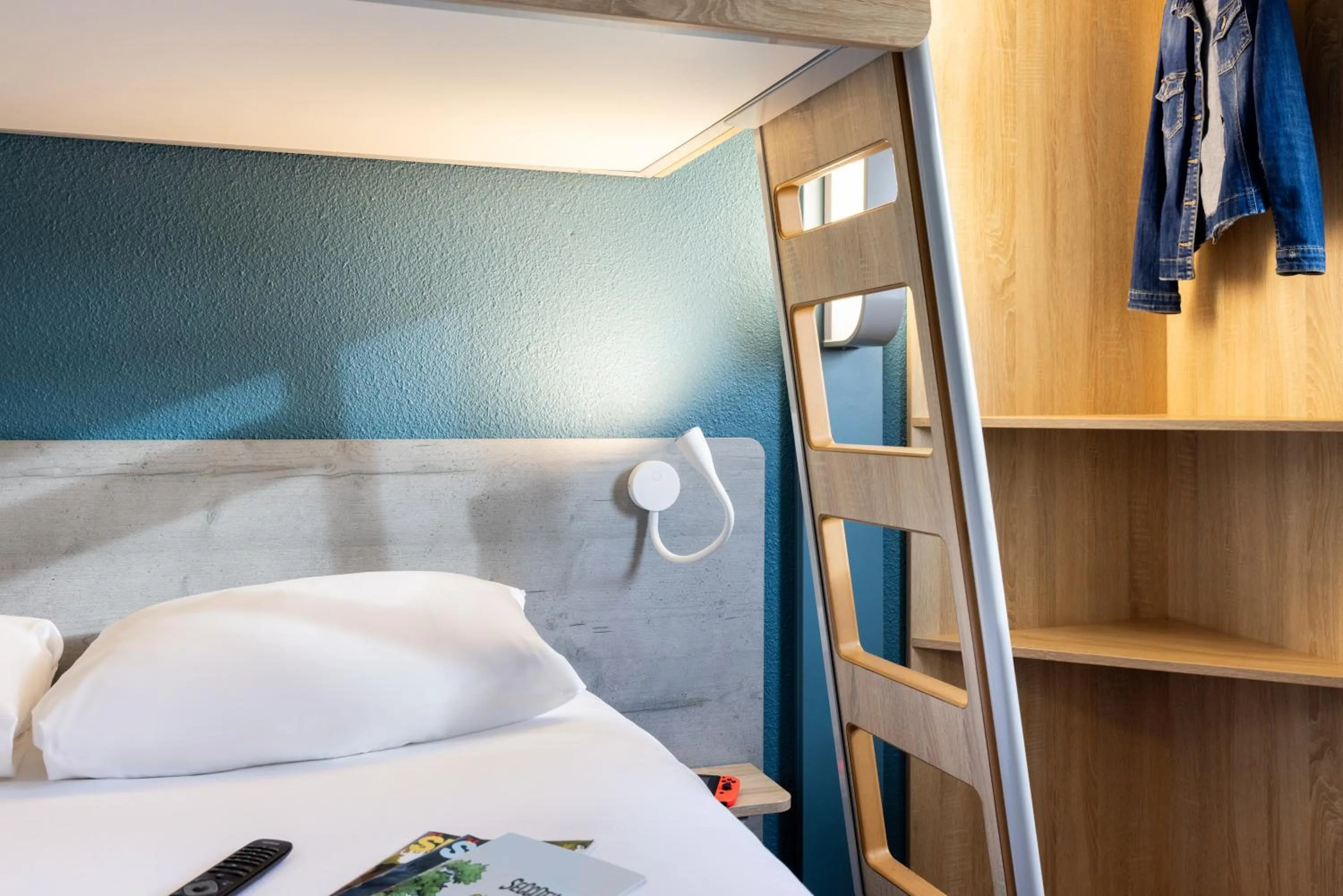 Bedroom, Bed in ibis budget Carcassonne La Cité