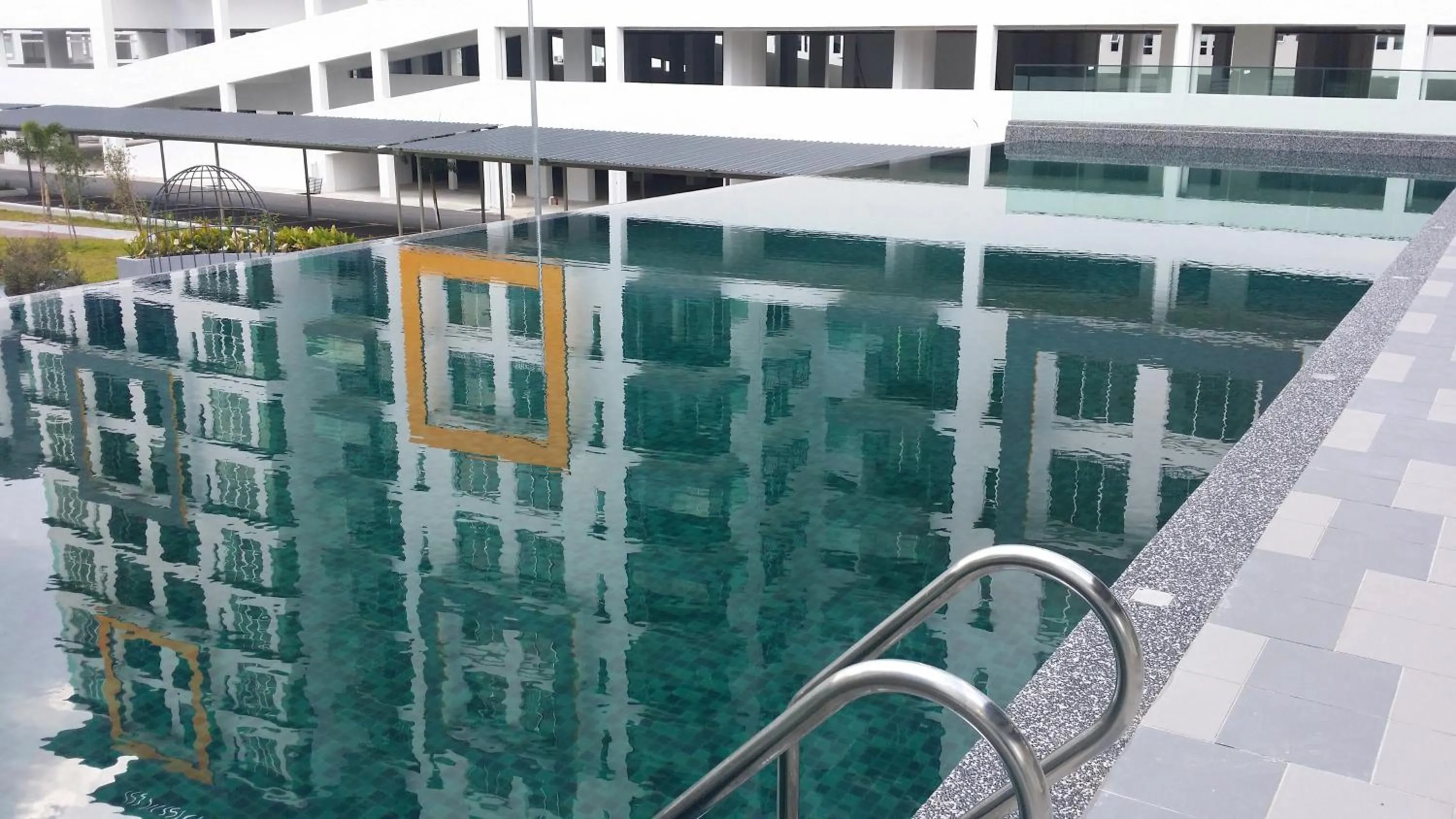 Swimming pool in Mahkota Cheras Sweet Condo 1-14 pax near MRT to KL