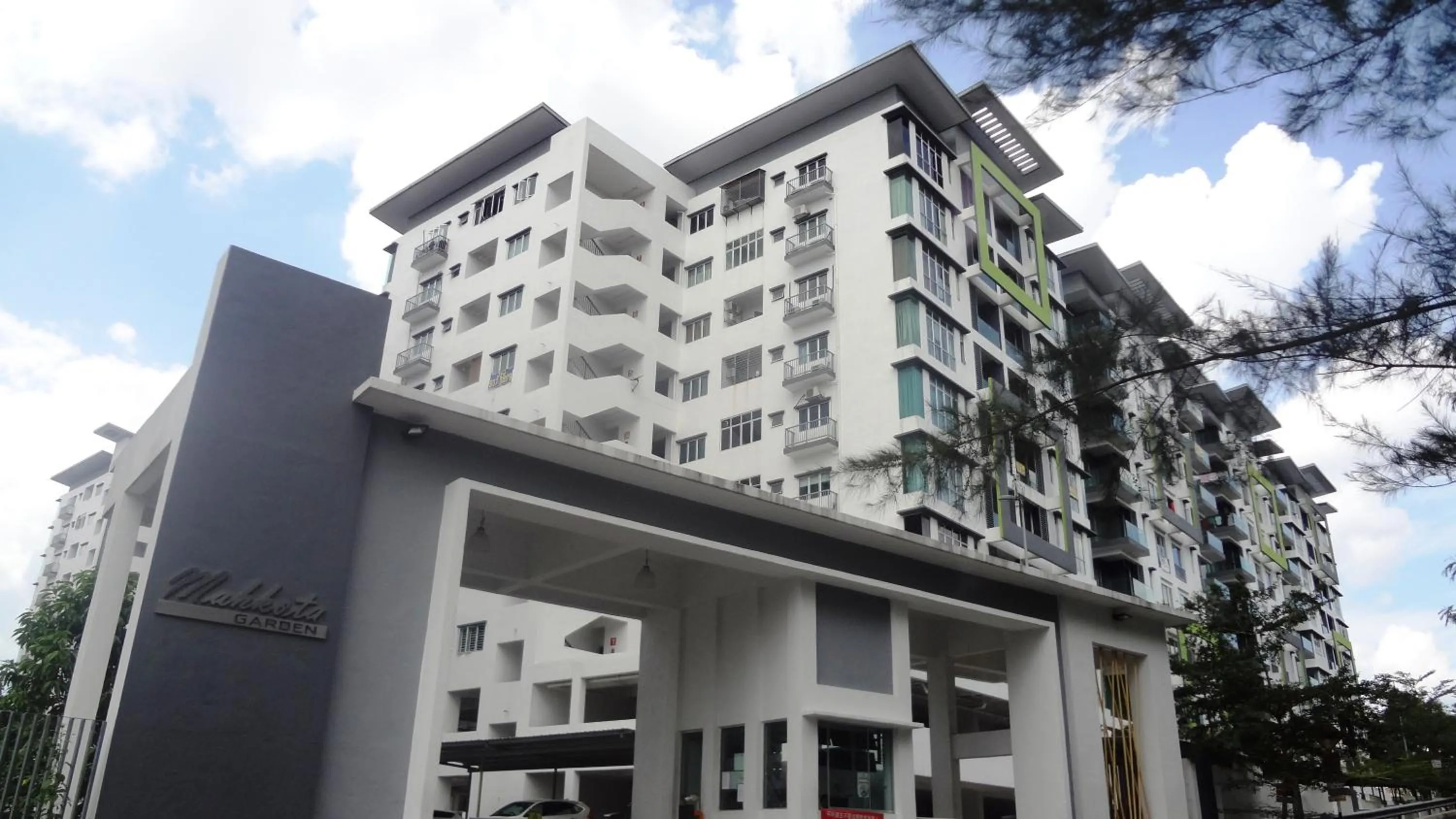 Property building in Mahkota Cheras Sweet Condo 1-14 pax near MRT to KL