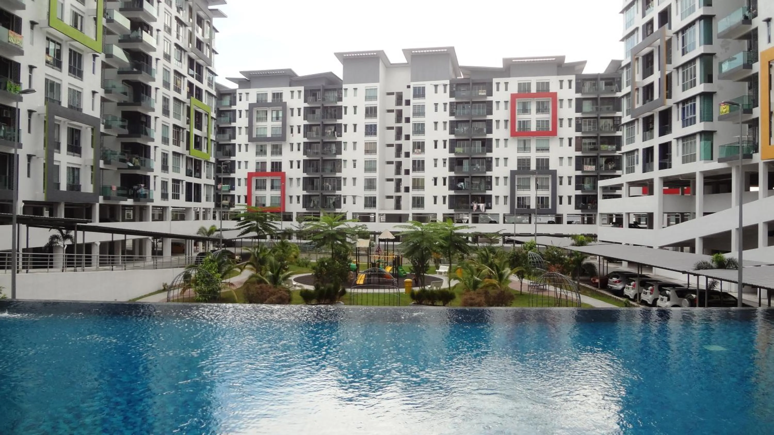 Swimming pool in Mahkota Cheras Sweet Condo 1-14 pax near MRT to KL