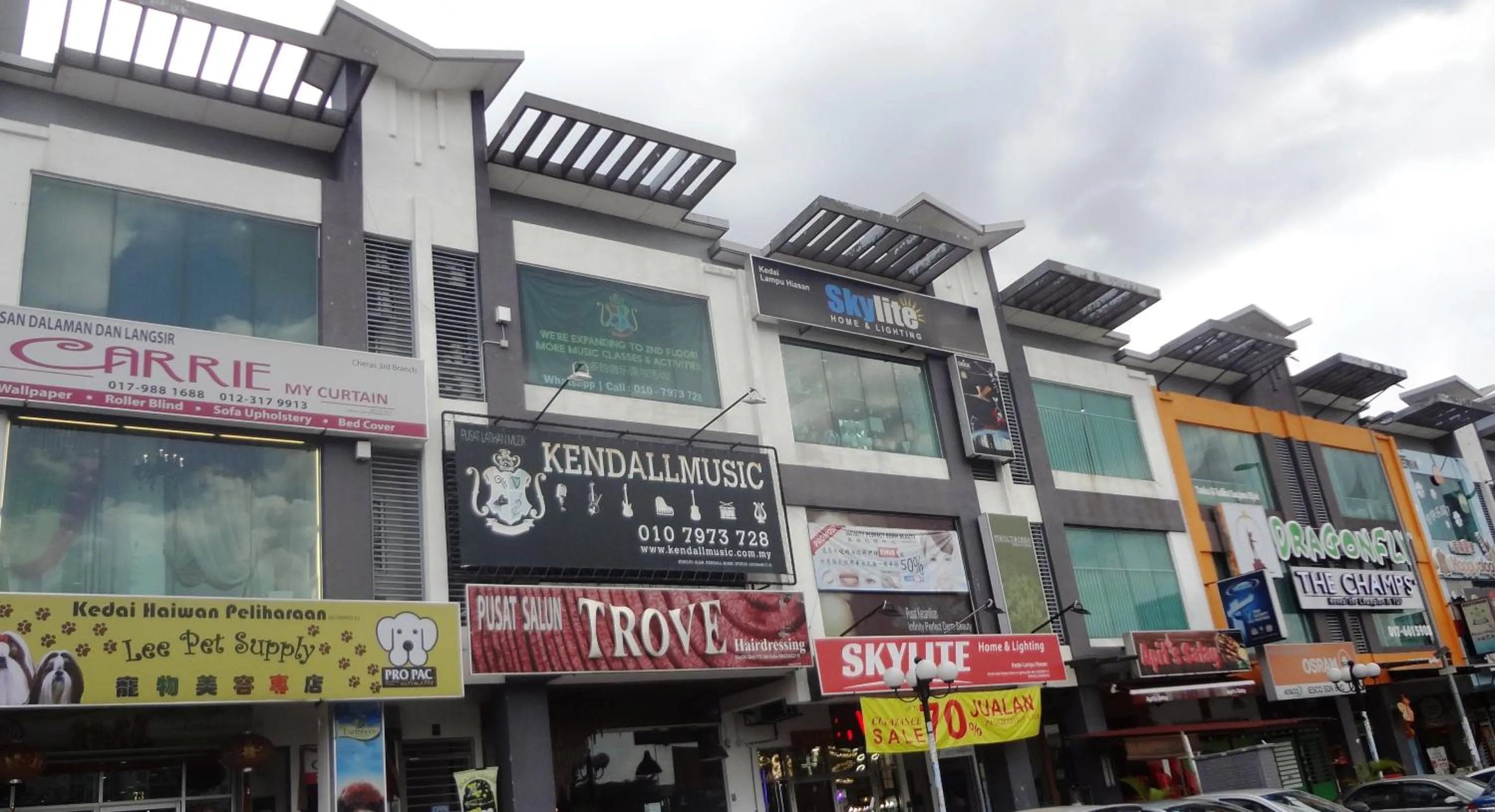 Restaurant/places to eat in Mahkota Cheras Sweet Condo 1-14 pax near MRT to KL