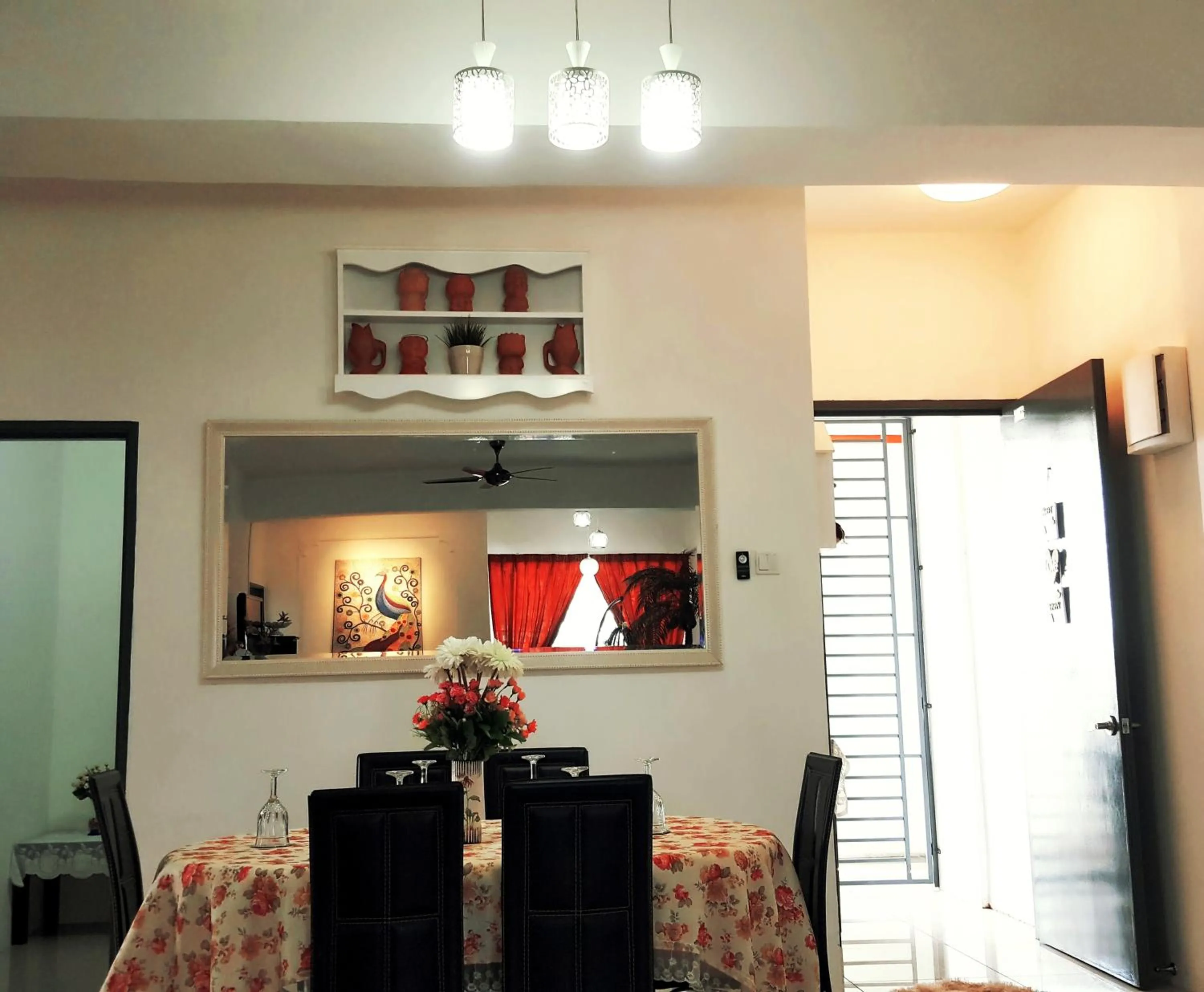 Dining area in Mahkota Cheras Sweet Condo 1-14 pax near MRT to KL