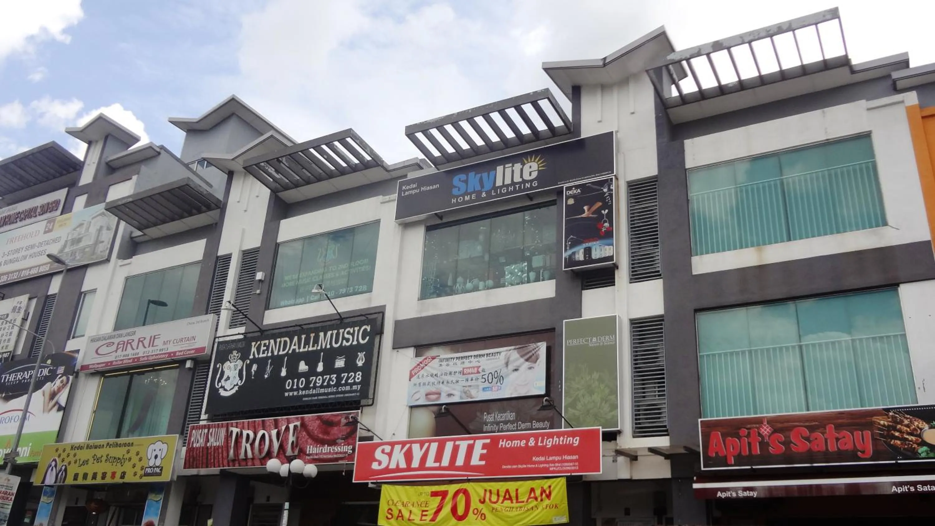 Restaurant/places to eat in Mahkota Cheras Sweet Condo 1-14 pax near MRT to KL
