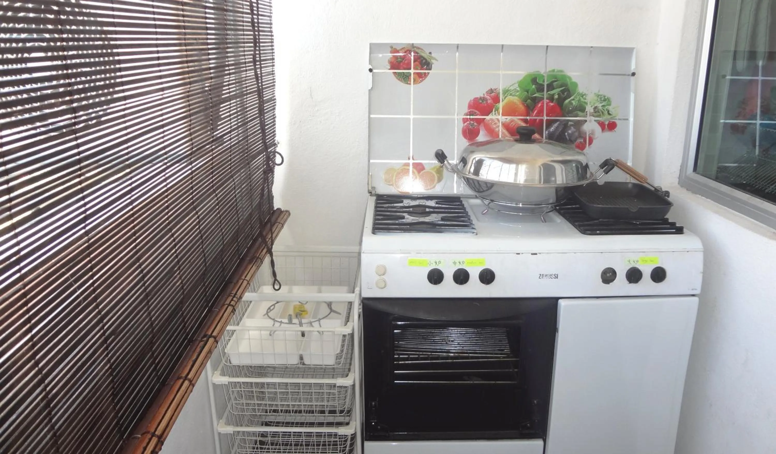 Kitchen or kitchenette in Mahkota Cheras Sweet Condo 1-14 pax near MRT to KL