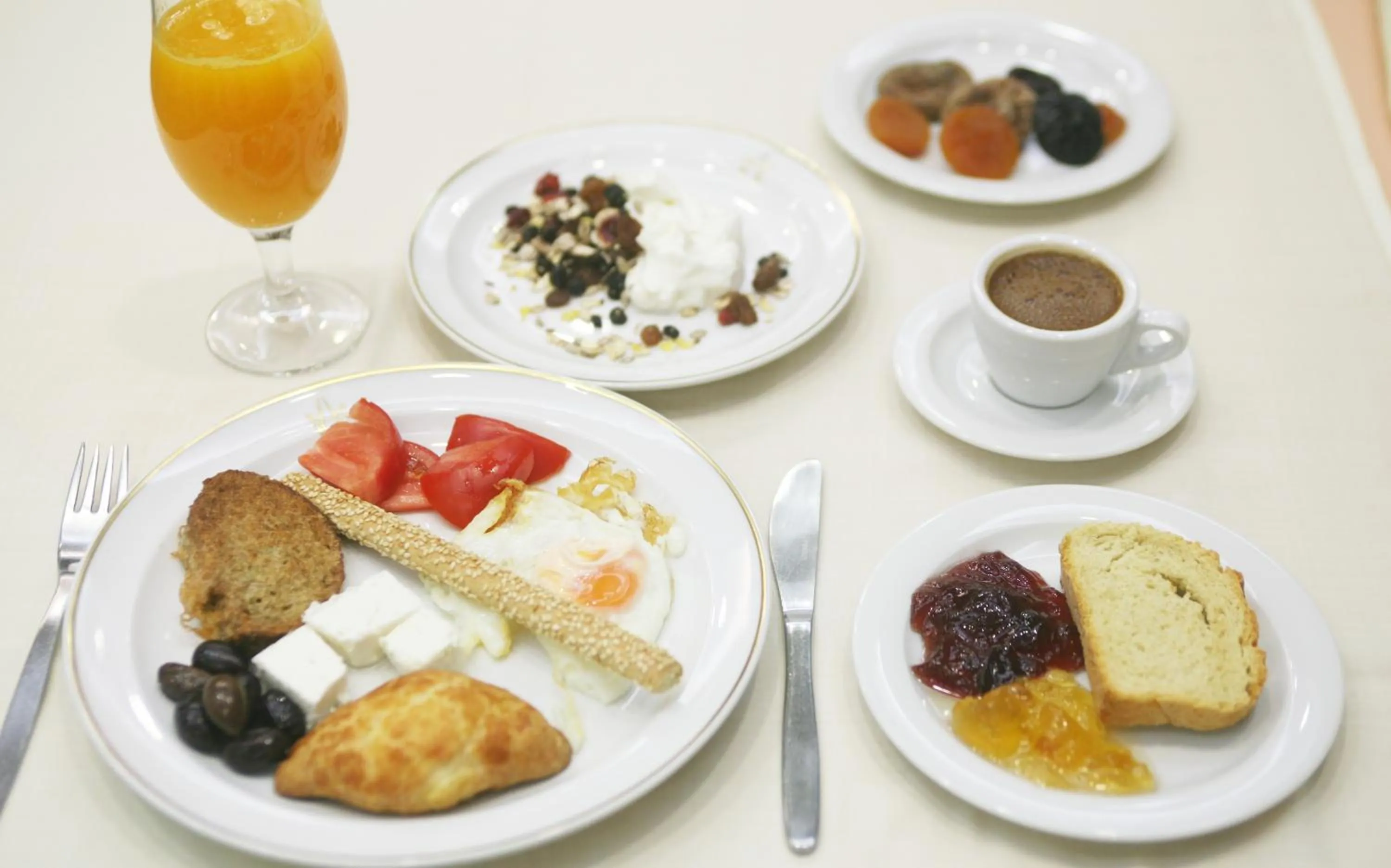 Breakfast in Hotel Metropol