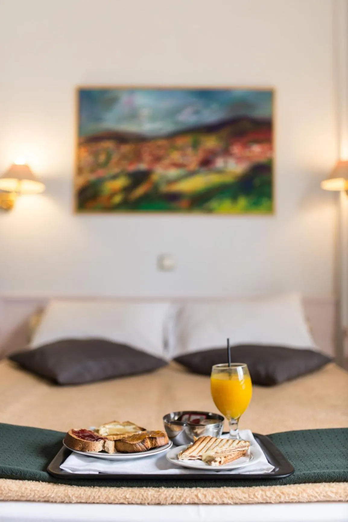 Bed in Hotel Metropol