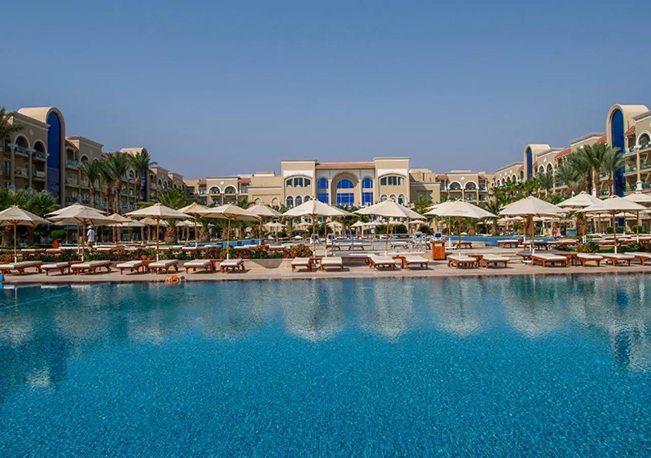 Swimming pool in Premier Le Reve Hotel & Spa Sahl Hasheesh - Adults Only 16 Years Plus Swimming pool in Premier Le Reve Hotel & Spa Sahl Hasheesh - Adults Only 16 Years Plus